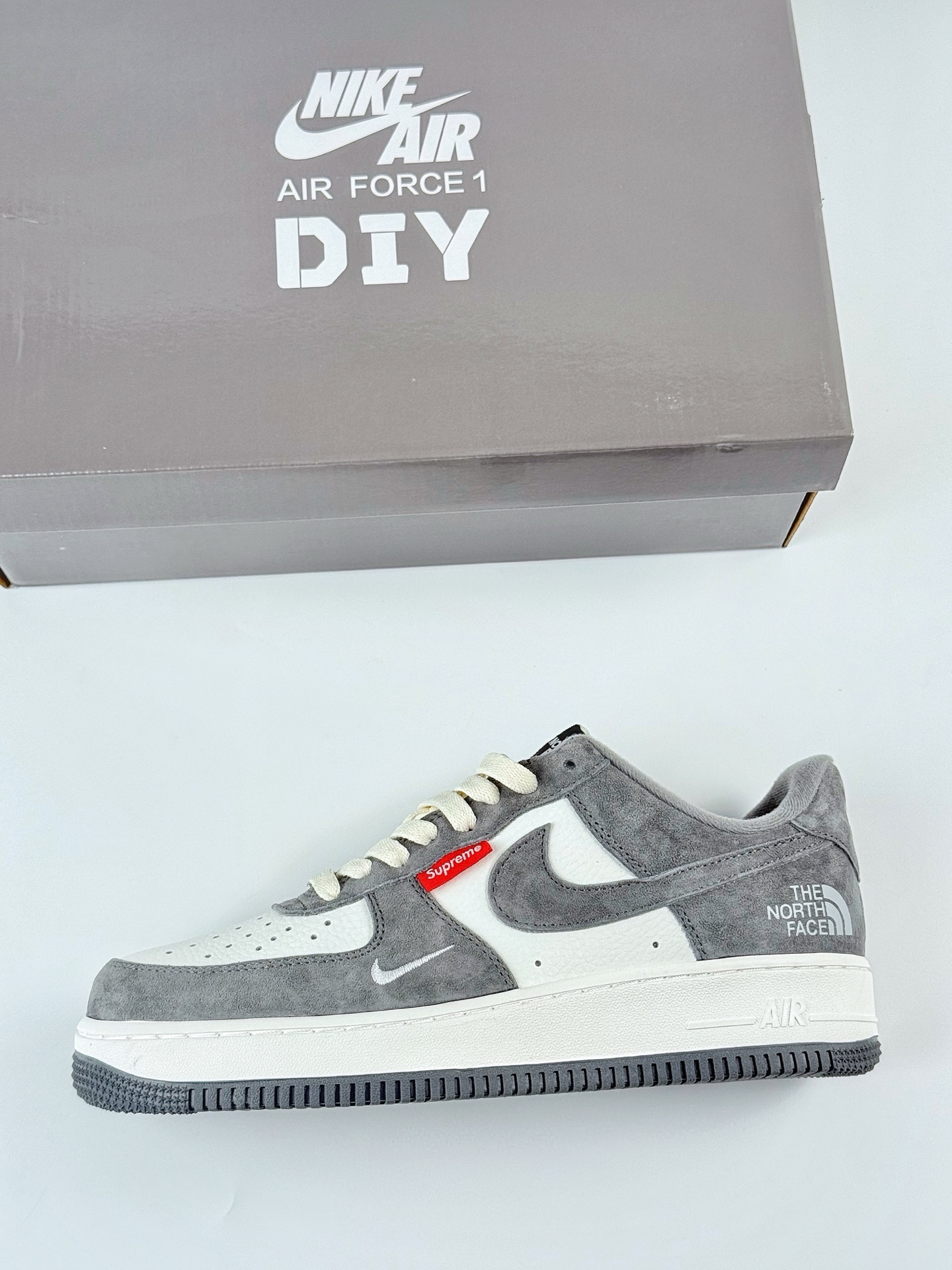 Nike Air Force 1 Low 07 x Supreme x The North Face 灰白小钩 AM1588-002
