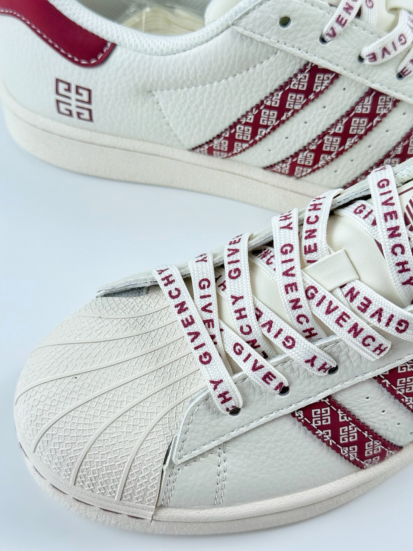 AD Originals Superstar x GIVENCHY 白红 HS3066