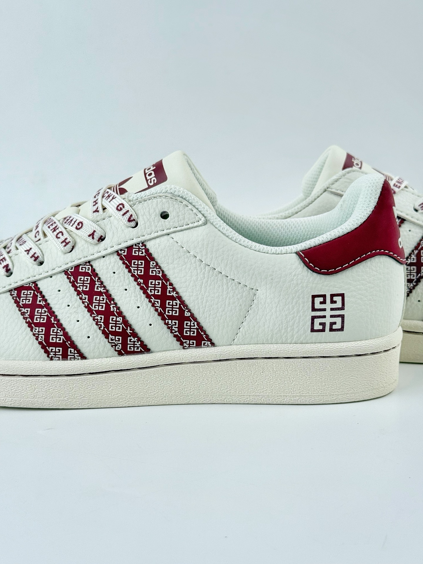 AD Originals Superstar x GIVENCHY 白红 HS3066