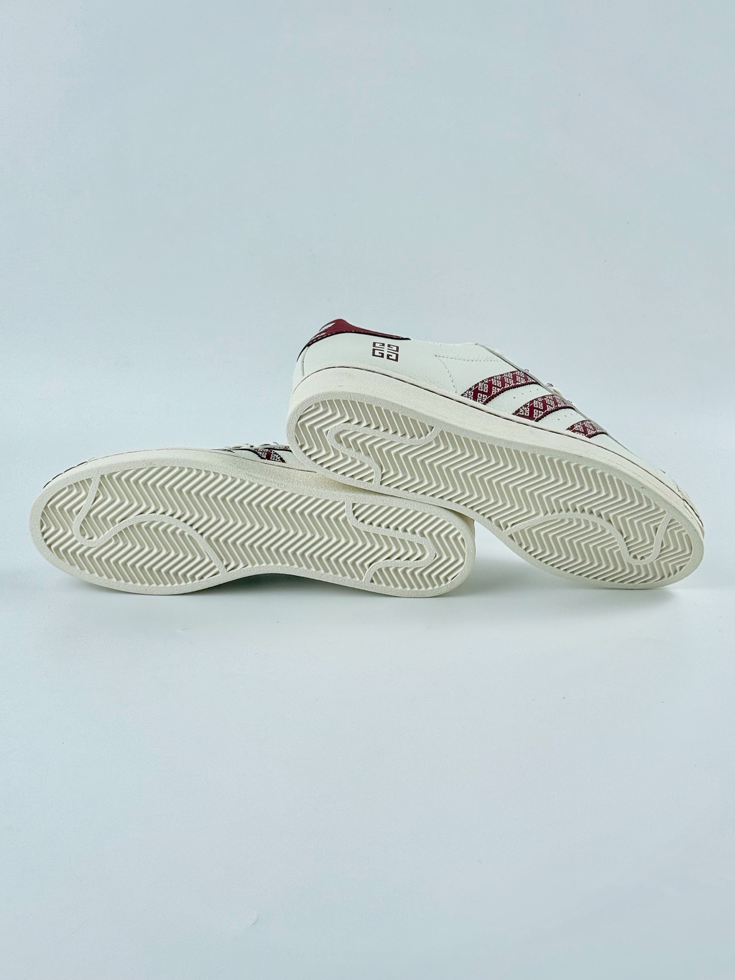AD Originals Superstar x GIVENCHY 白红 HS3066