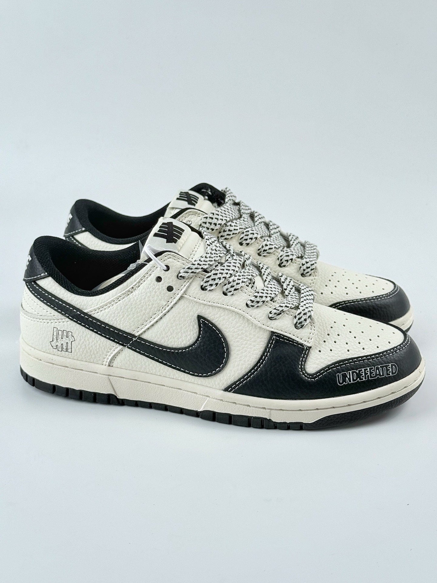Nike SB Dunk Low x UNDEFEATED 黑白满天星 SD6868-110