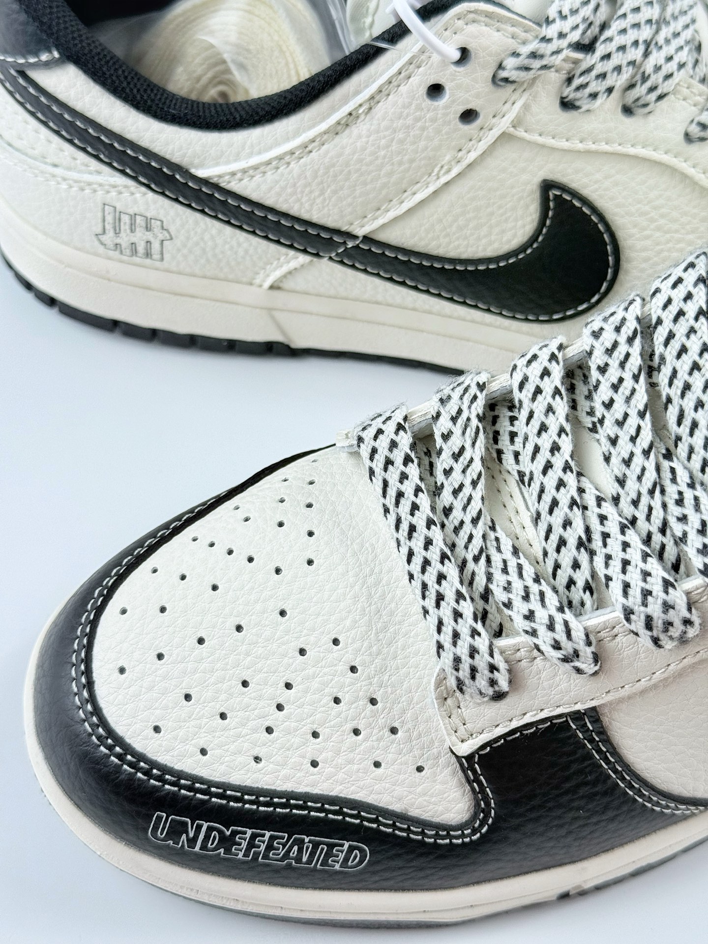 Nike SB Dunk Low x UNDEFEATED 黑白满天星 SD6868-110