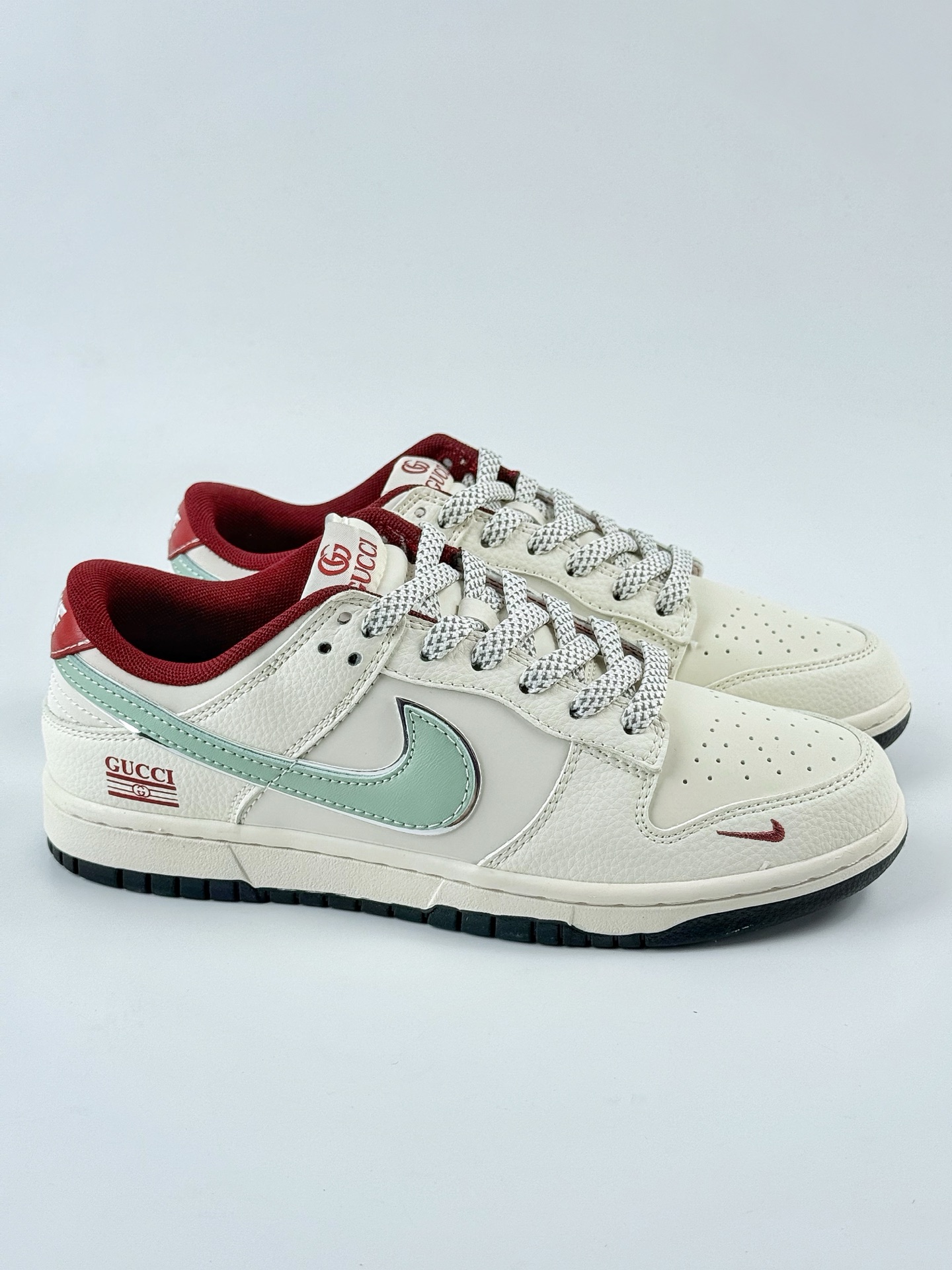 Nike SB Dunk Low x GUCCI 白绿红小钩满天星 XF8698-087