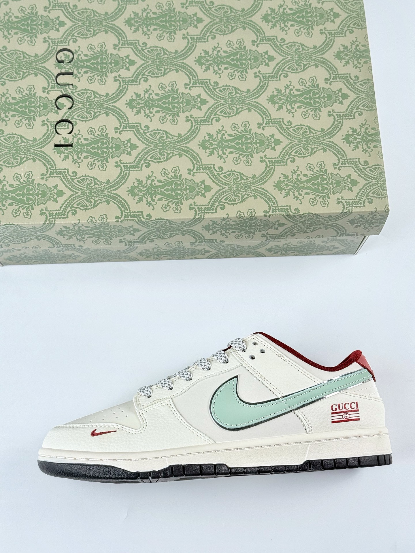 Nike SB Dunk Low x GUCCI 白绿红小钩满天星 XF8698-087