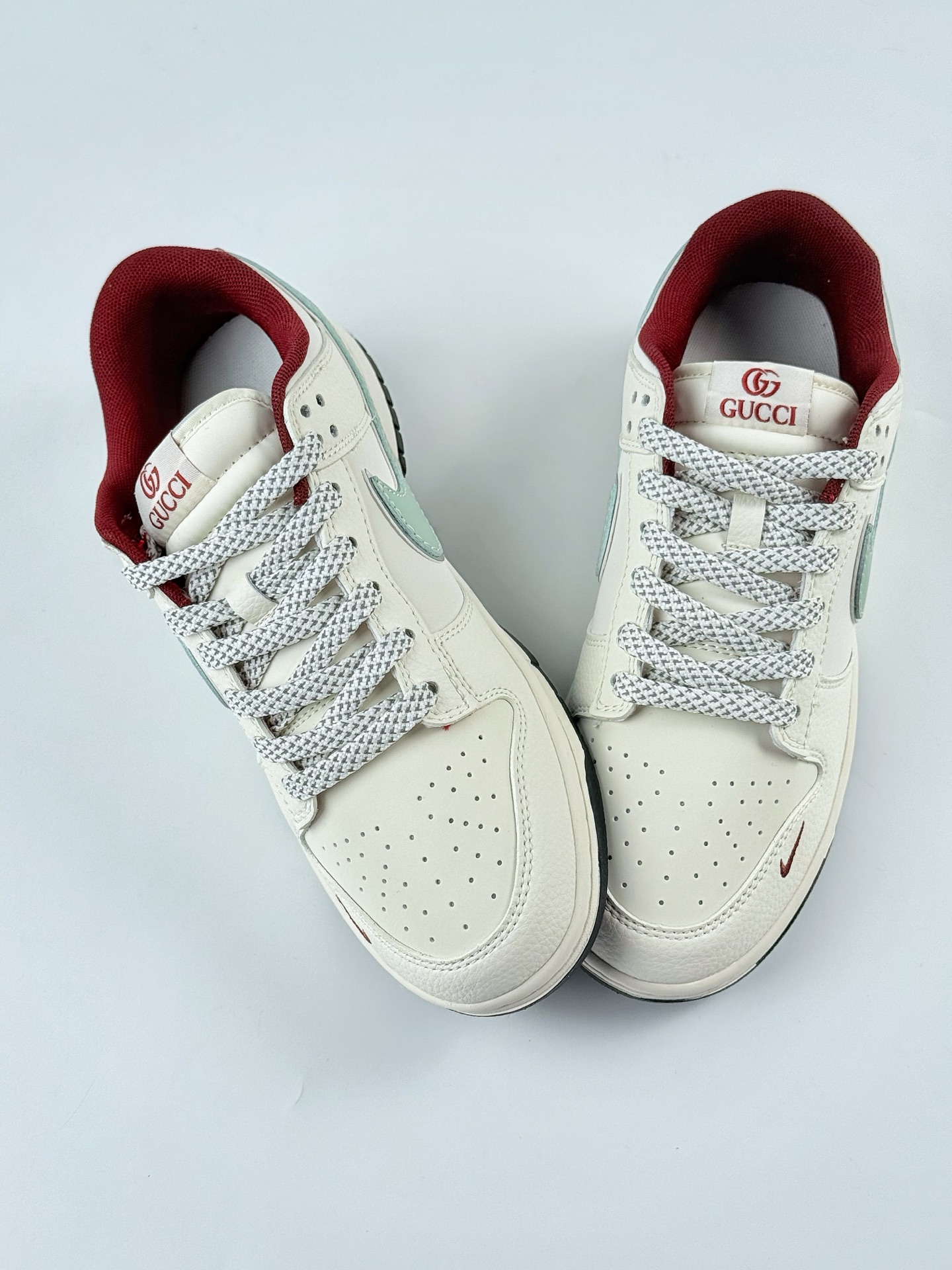 Nike SB Dunk Low x GUCCI 白绿红小钩满天星 XF8698-087