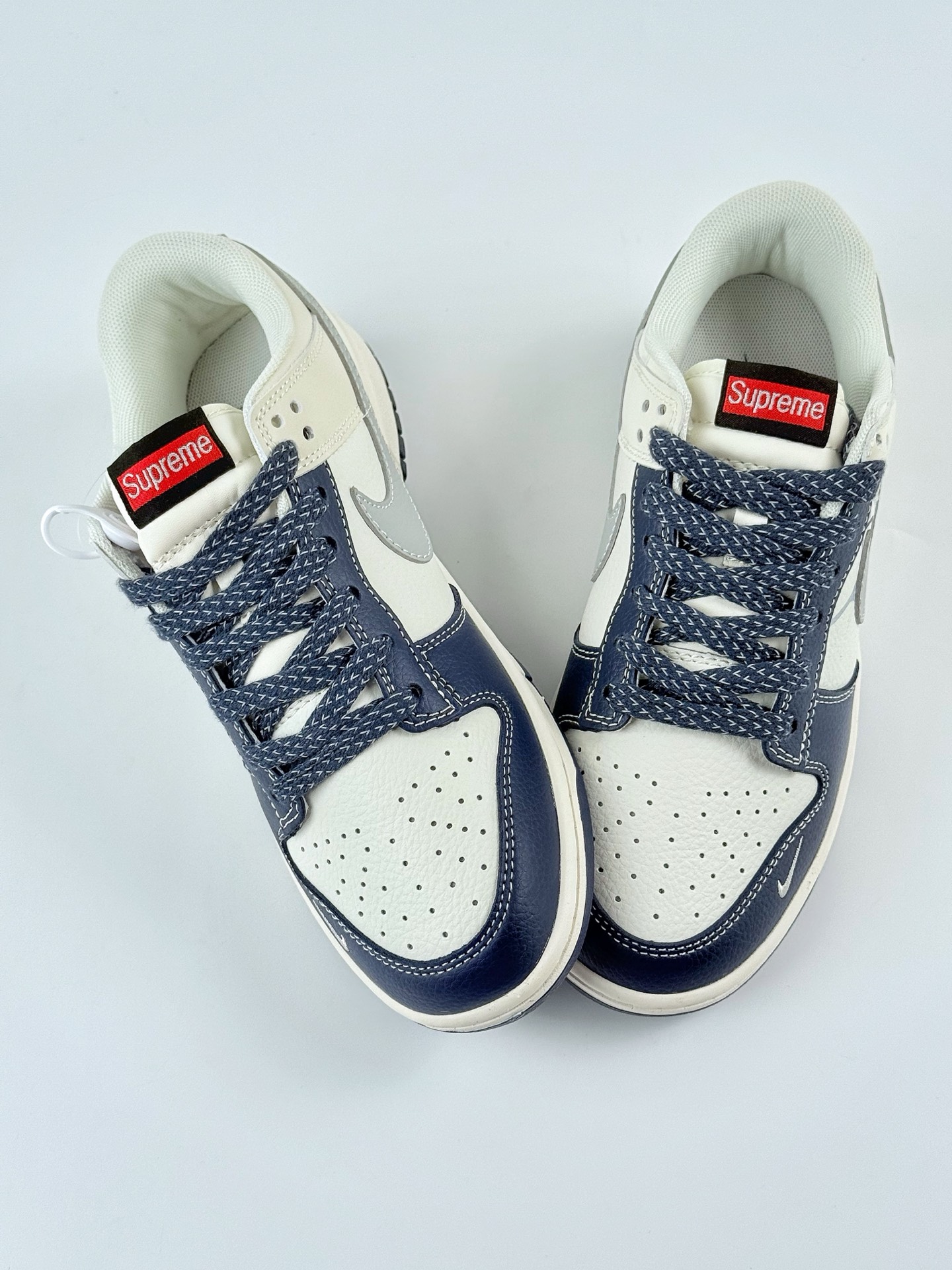 Nike SB Dunk Low x Supreme 蓝白灰小钩满天星 BZ2501-102