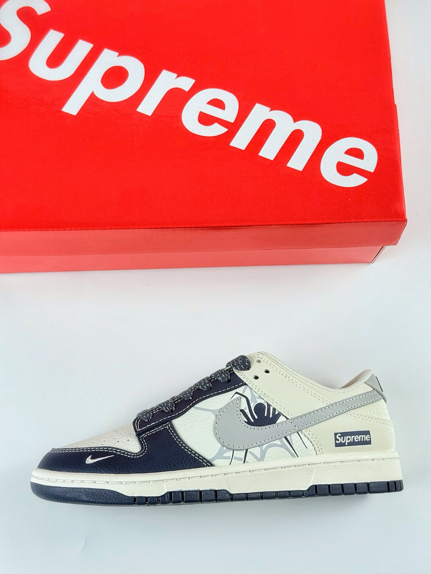 Nike SB Dunk Low x Supreme 蓝白灰小钩满天星 BZ2501-102