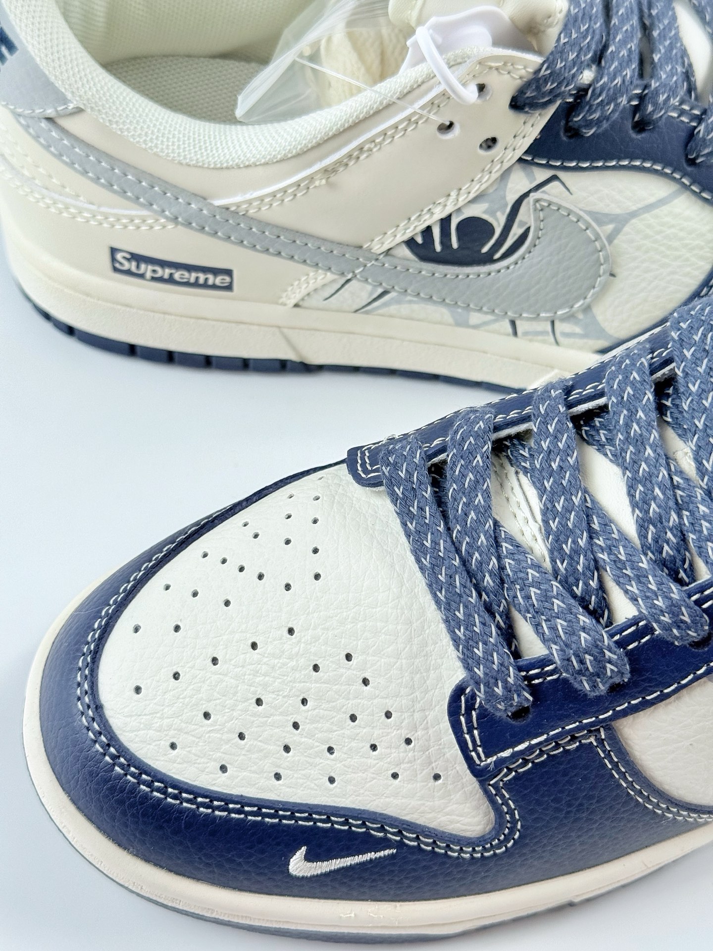 Nike SB Dunk Low x Supreme 蓝白灰小钩满天星 BZ2501-102