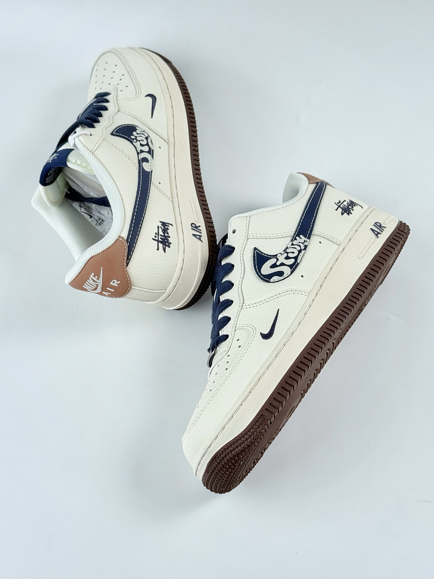 260 Nike Air Force 1 Low 07 x Stussy 白蓝小钩 ZH2598-309