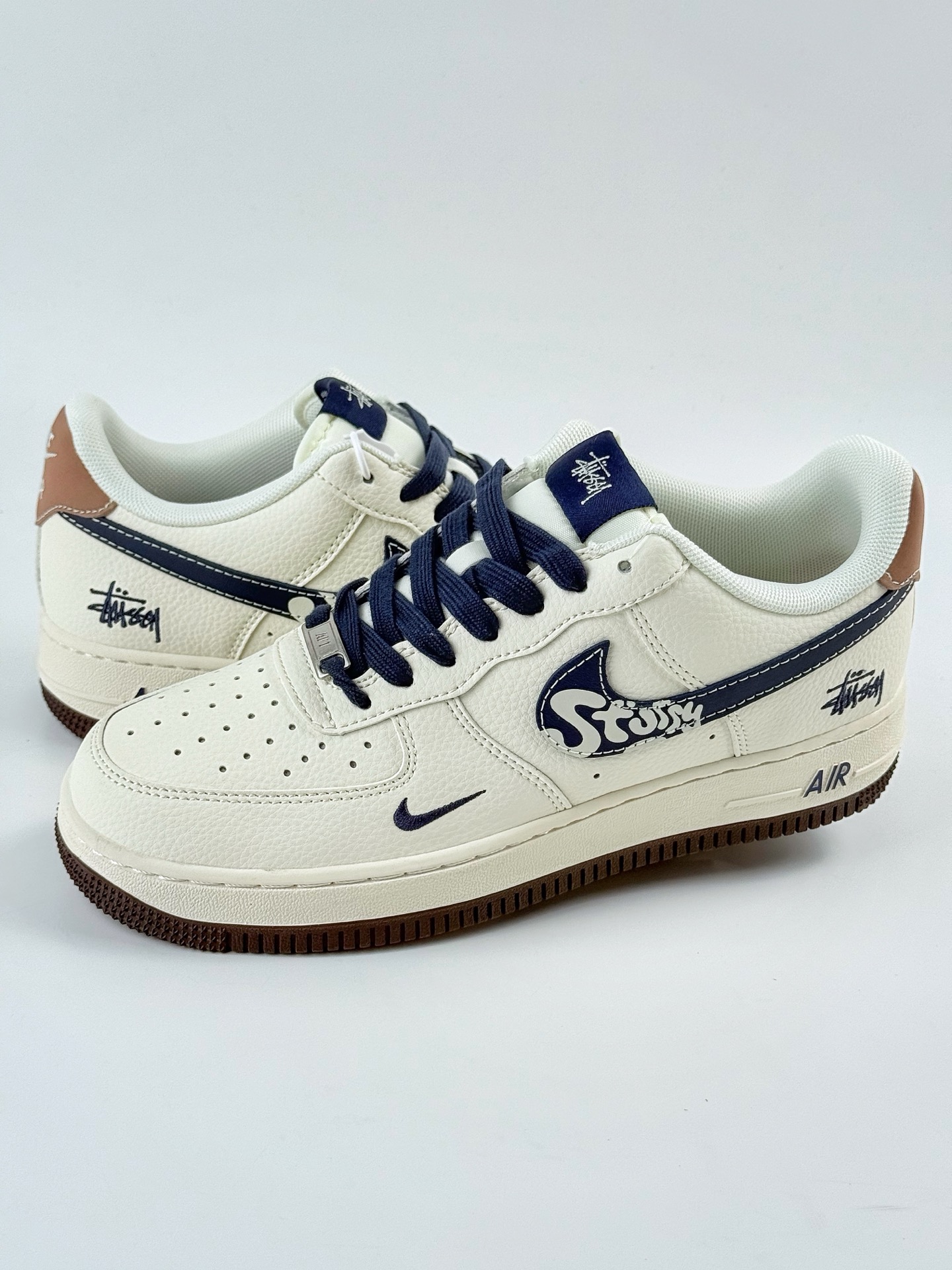 260 Nike Air Force 1 Low 07 x Stussy 白蓝小钩 ZH2598-309