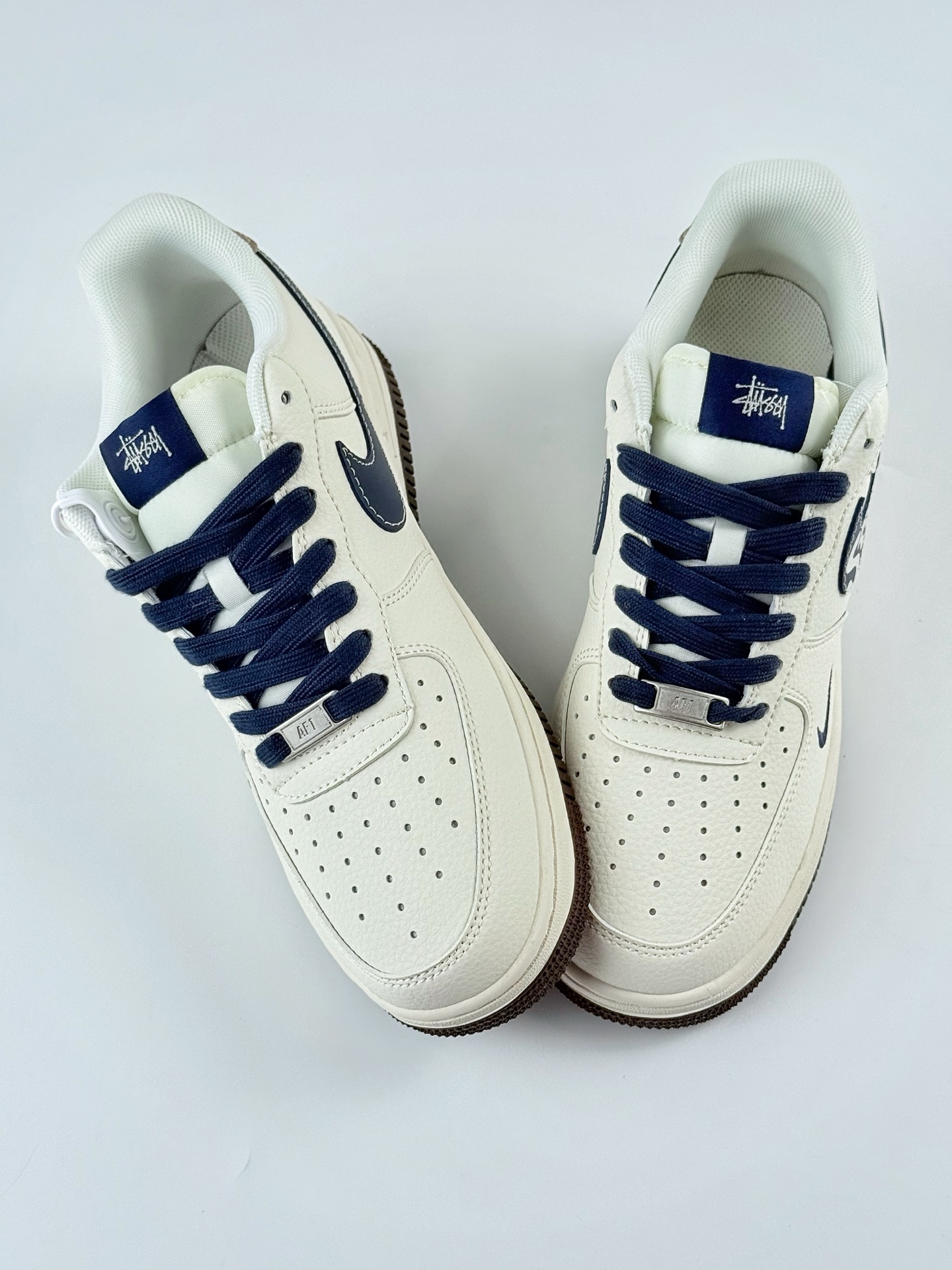260 Nike Air Force 1 Low 07 x Stussy 白蓝小钩 ZH2598-309