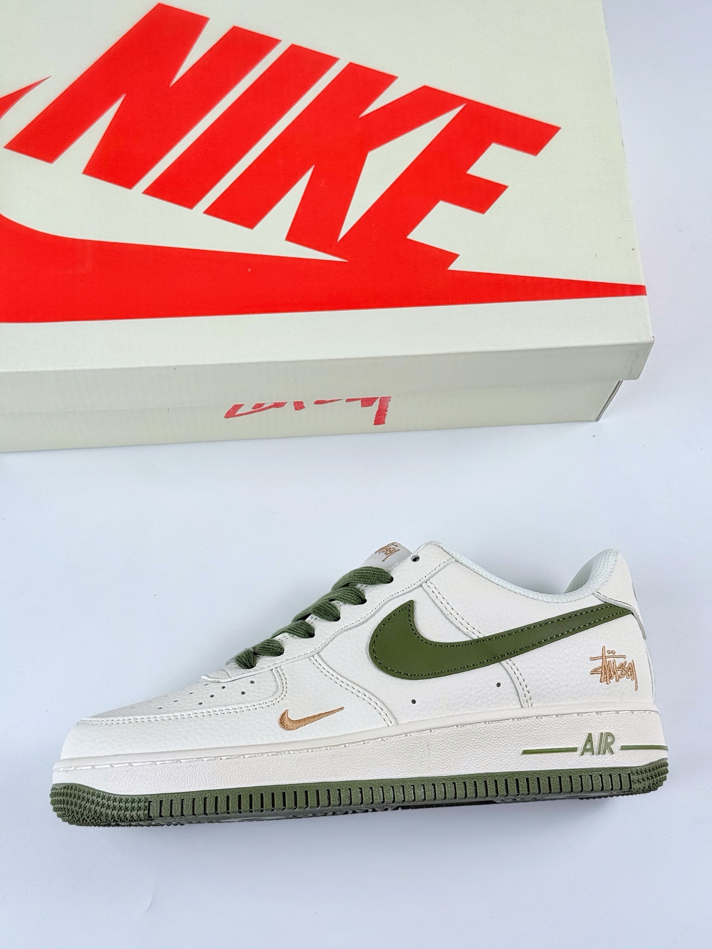 Nike Air Force 1 Low 07 x Stussy 白绿金小钩 XX3168-151