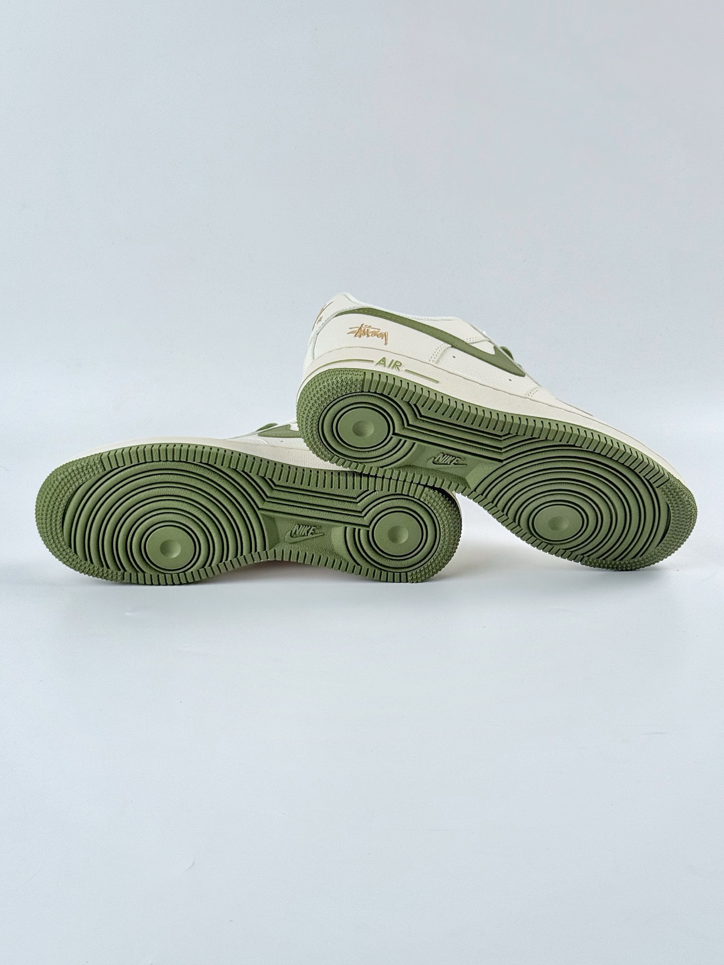 Nike Air Force 1 Low 07 x Stussy 白绿金小钩 XX3168-151