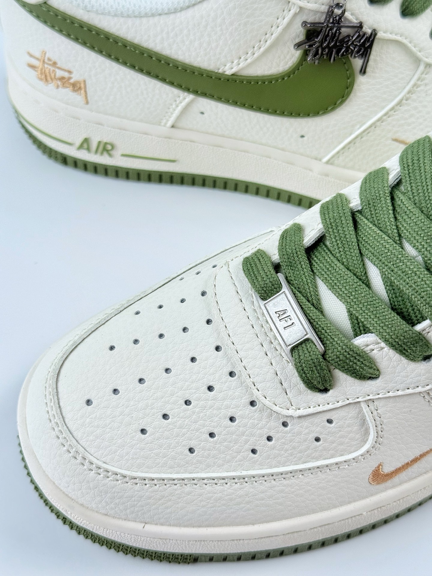 Nike Air Force 1 Low 07 x Stussy 白绿金小钩 XX3168-151
