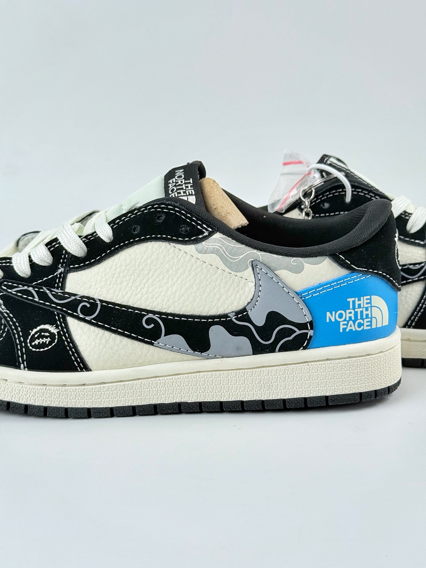 Travis Scott x Nike Air Jordan 1 Low x The North Face Air Jordan 1 Low 反转黑白蓝小钩倒钩 XS2024-052