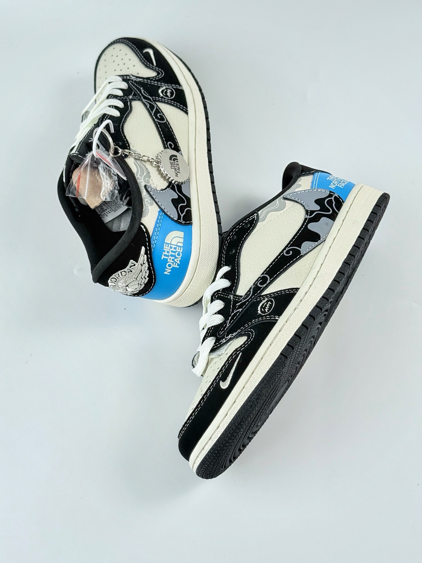 Travis Scott x Nike Air Jordan 1 Low x The North Face Air Jordan 1 Low 反转黑白蓝小钩倒钩 XS2024-052