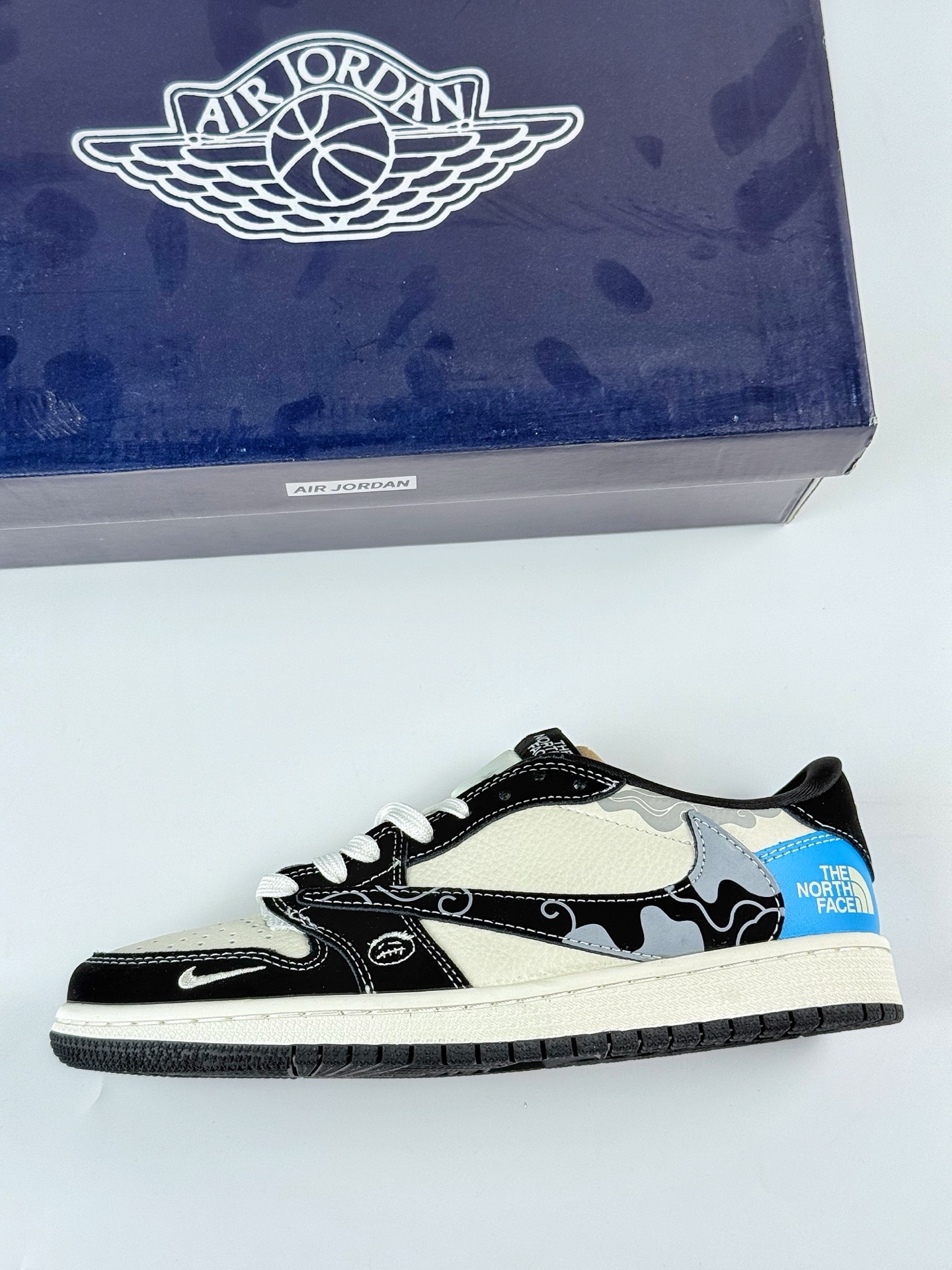Travis Scott x Nike Air Jordan 1 Low x The North Face Air Jordan 1 Low 反转黑白蓝小钩倒钩 XS2024-052