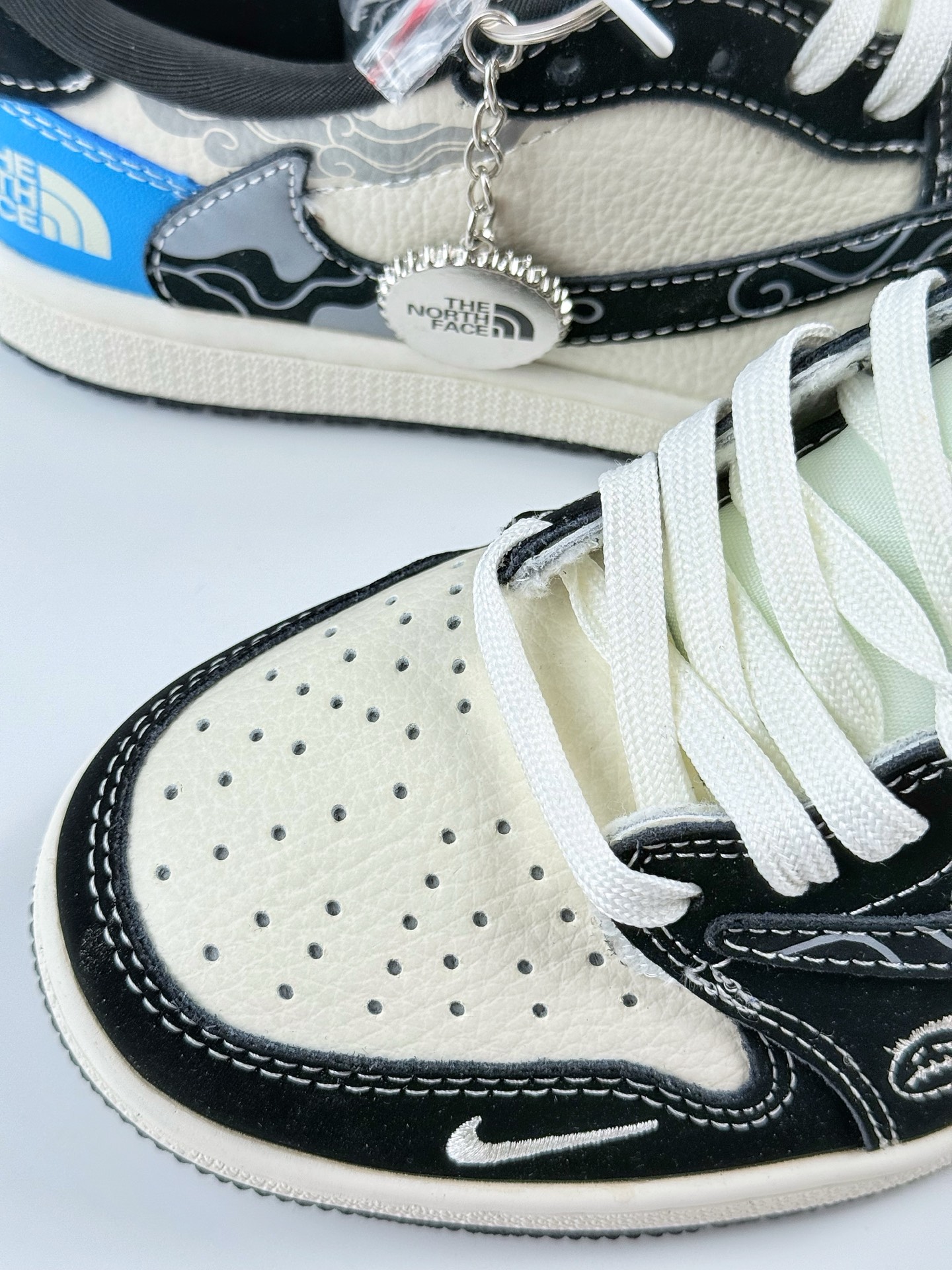 Travis Scott x Nike Air Jordan 1 Low x The North Face Air Jordan 1 Low 反转黑白蓝小钩倒钩 XS2024-052