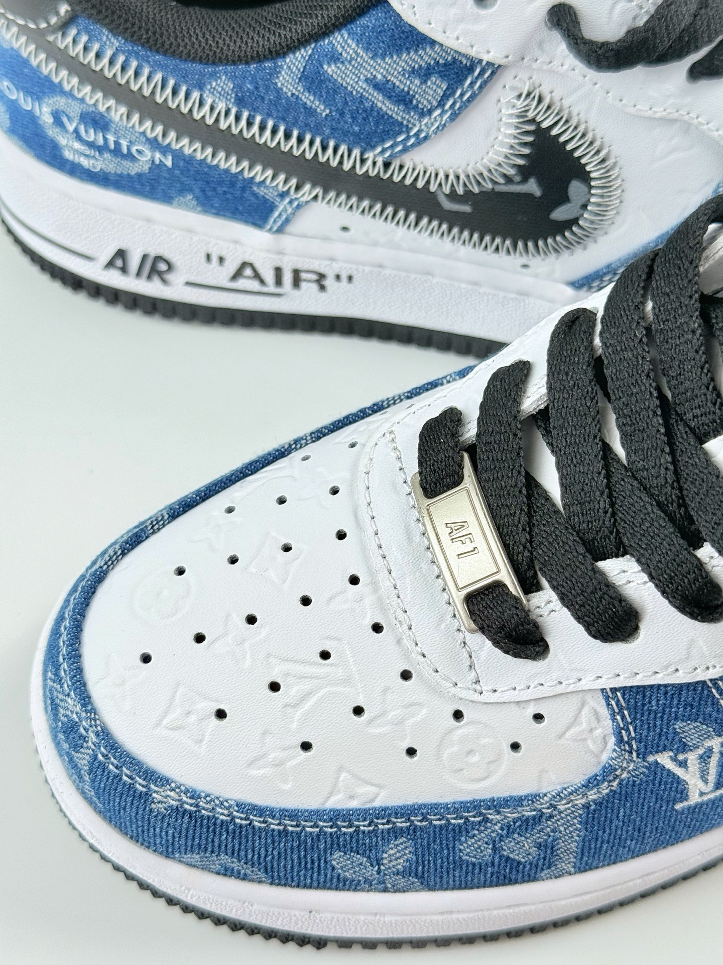 Nike Air Force 1 Low 07 x Louis Vuitton 蓝白黑 YN 769833
