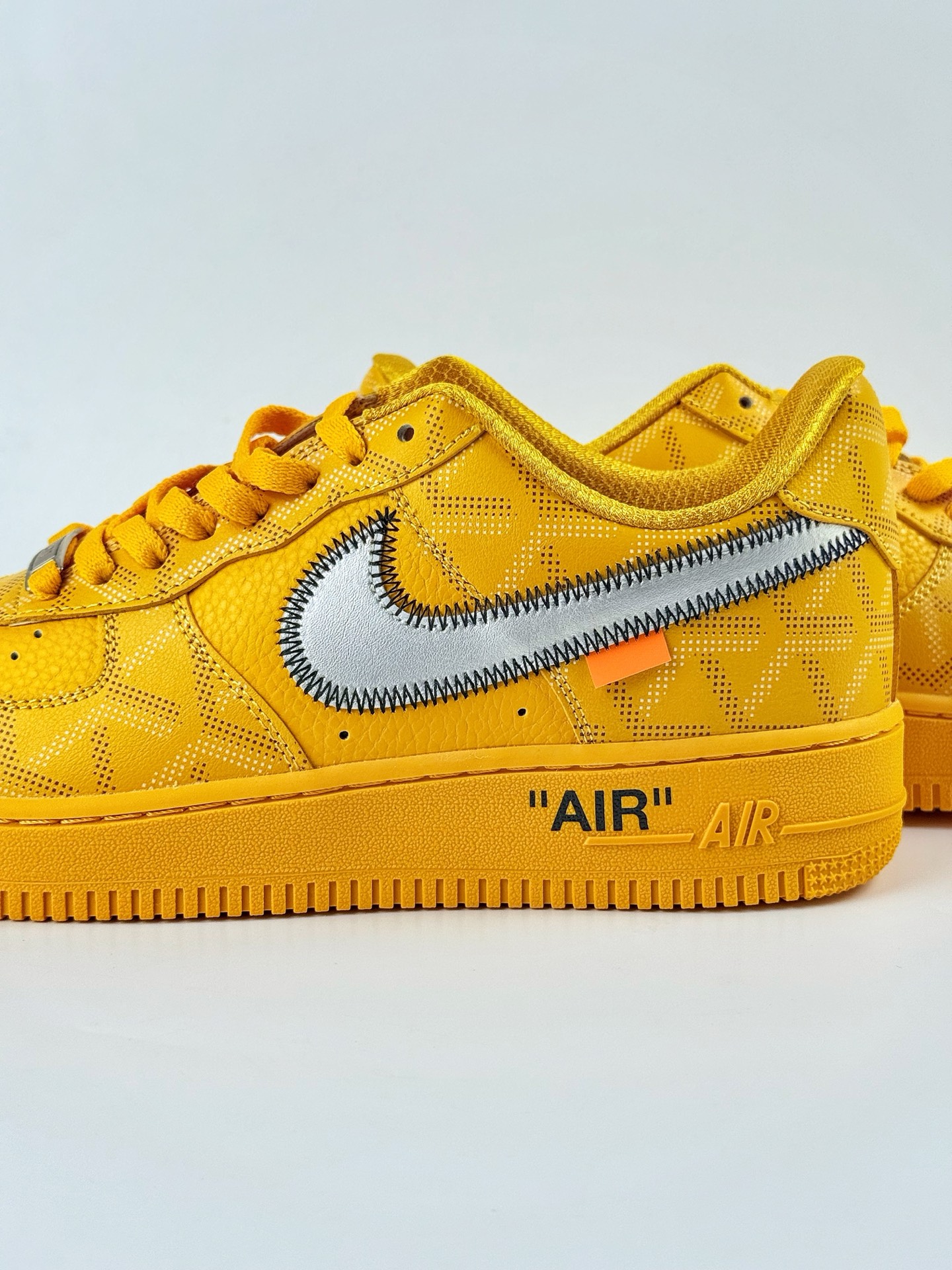 Nike Air Force 1 Low 07 x Louis Vuitton 黄银钩 YN 769844