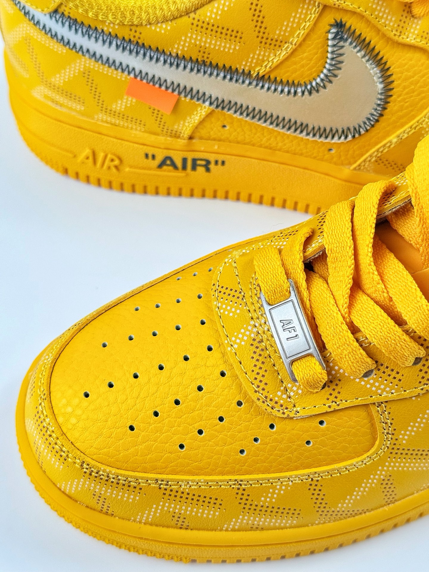 Nike Air Force 1 Low 07 x Louis Vuitton 黄银钩 YN 769844