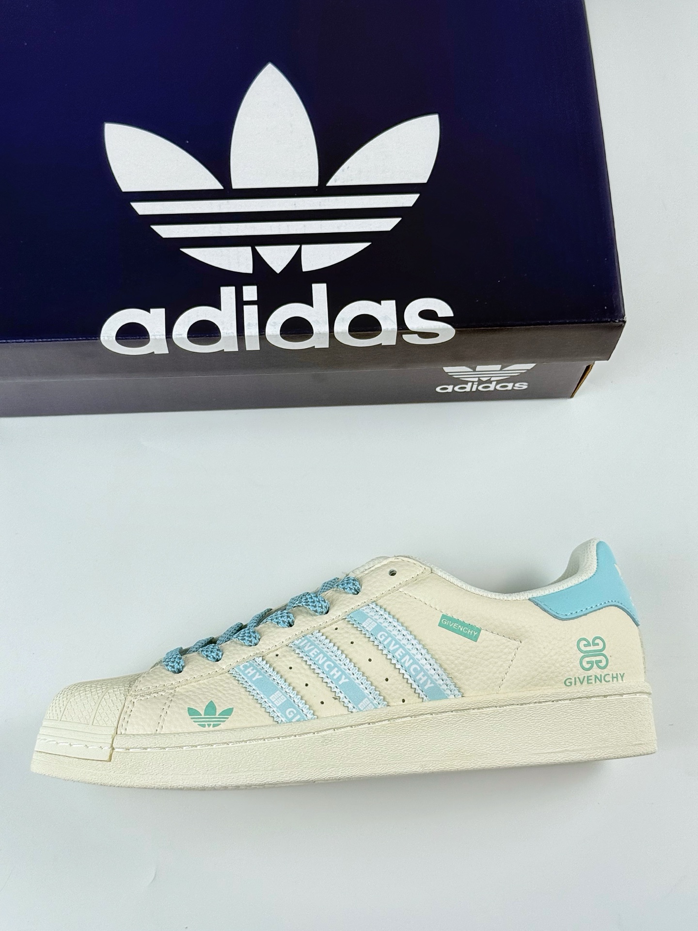 AD Originals Superstar x GIVENCHY 白蓝满天星 XS0002