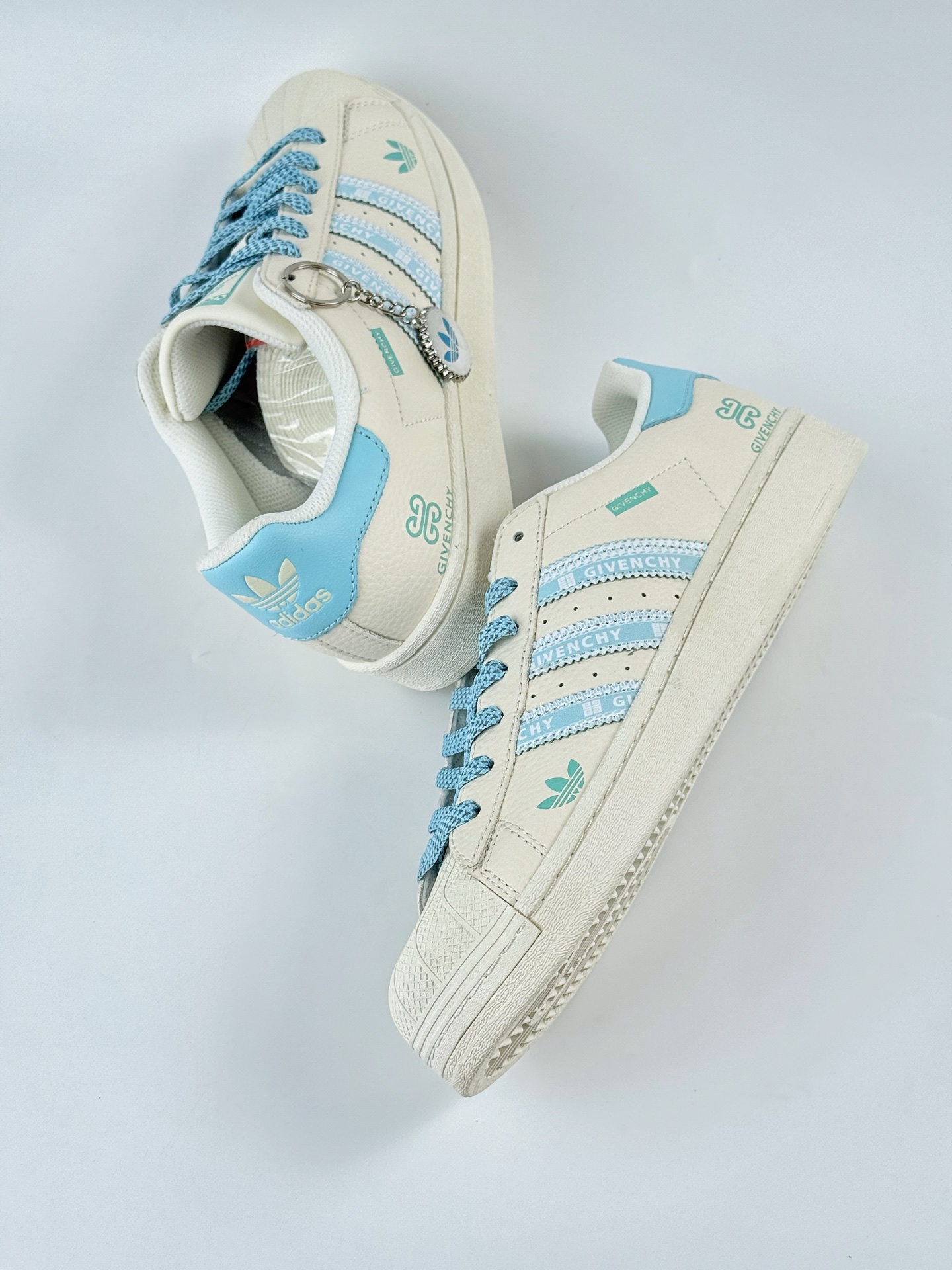 AD Originals Superstar x GIVENCHY 白蓝满天星 XS0002