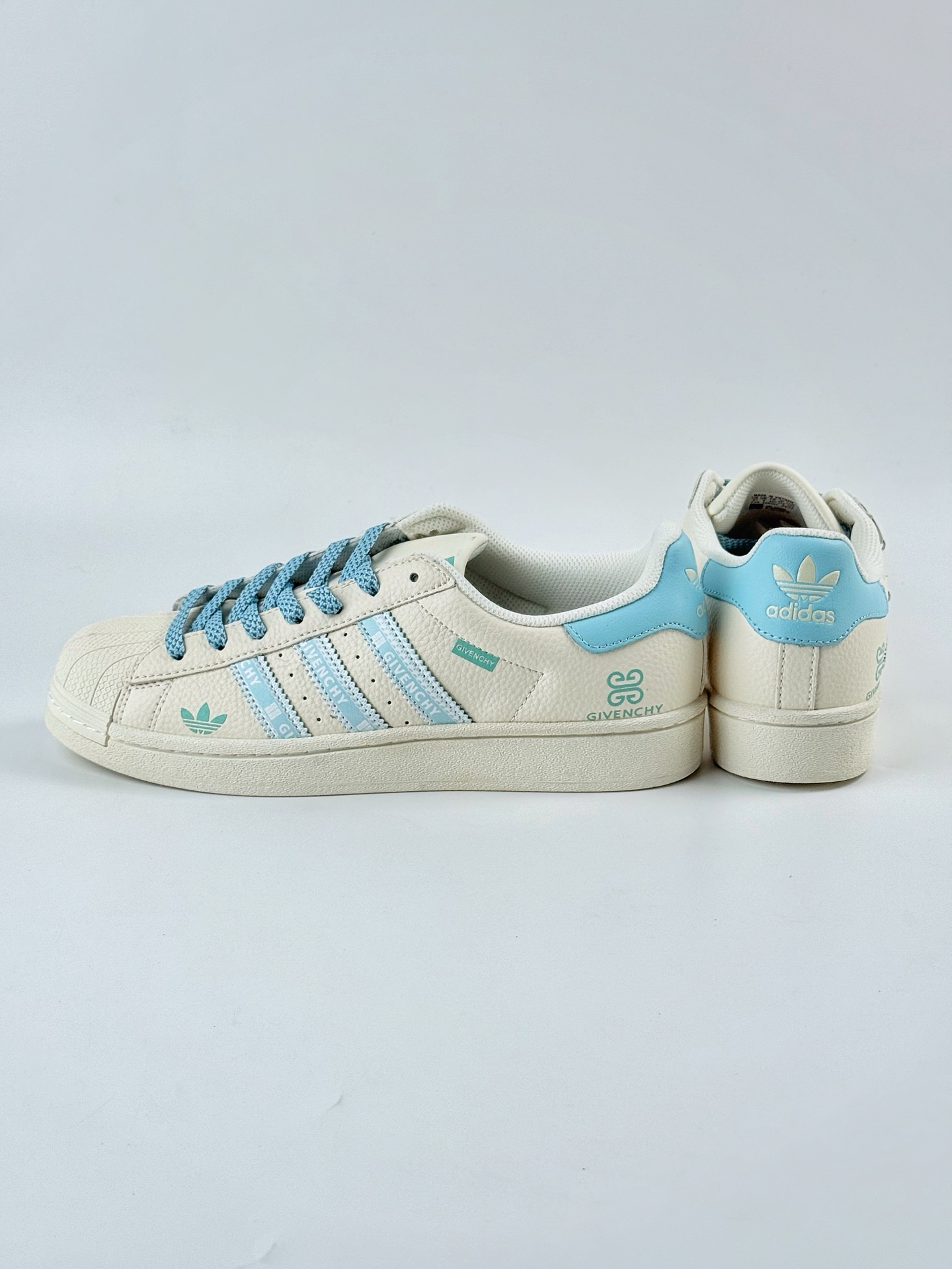 AD Originals Superstar x GIVENCHY 白蓝满天星 XS0002