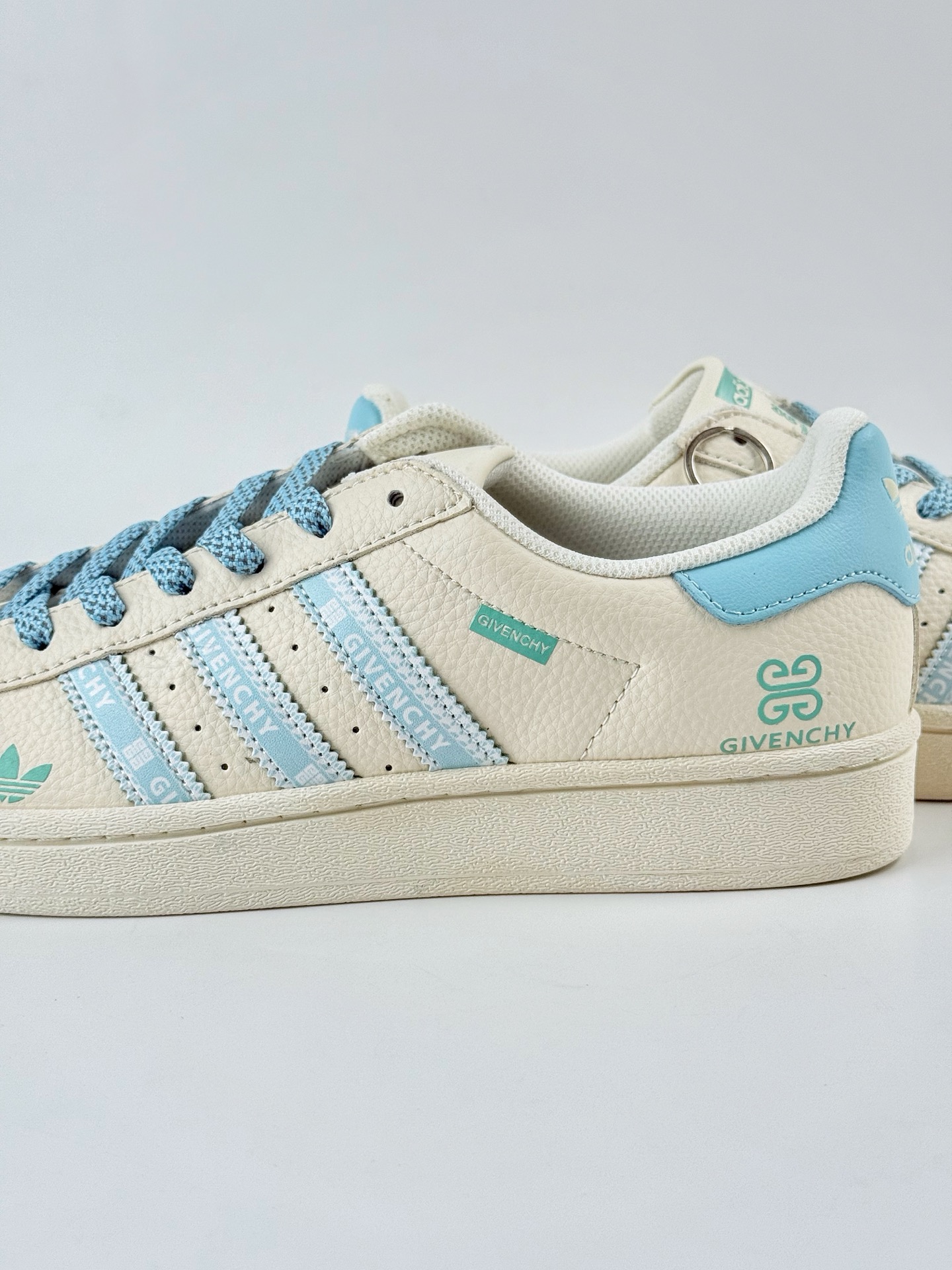 AD Originals Superstar x GIVENCHY 白蓝满天星 XS0002