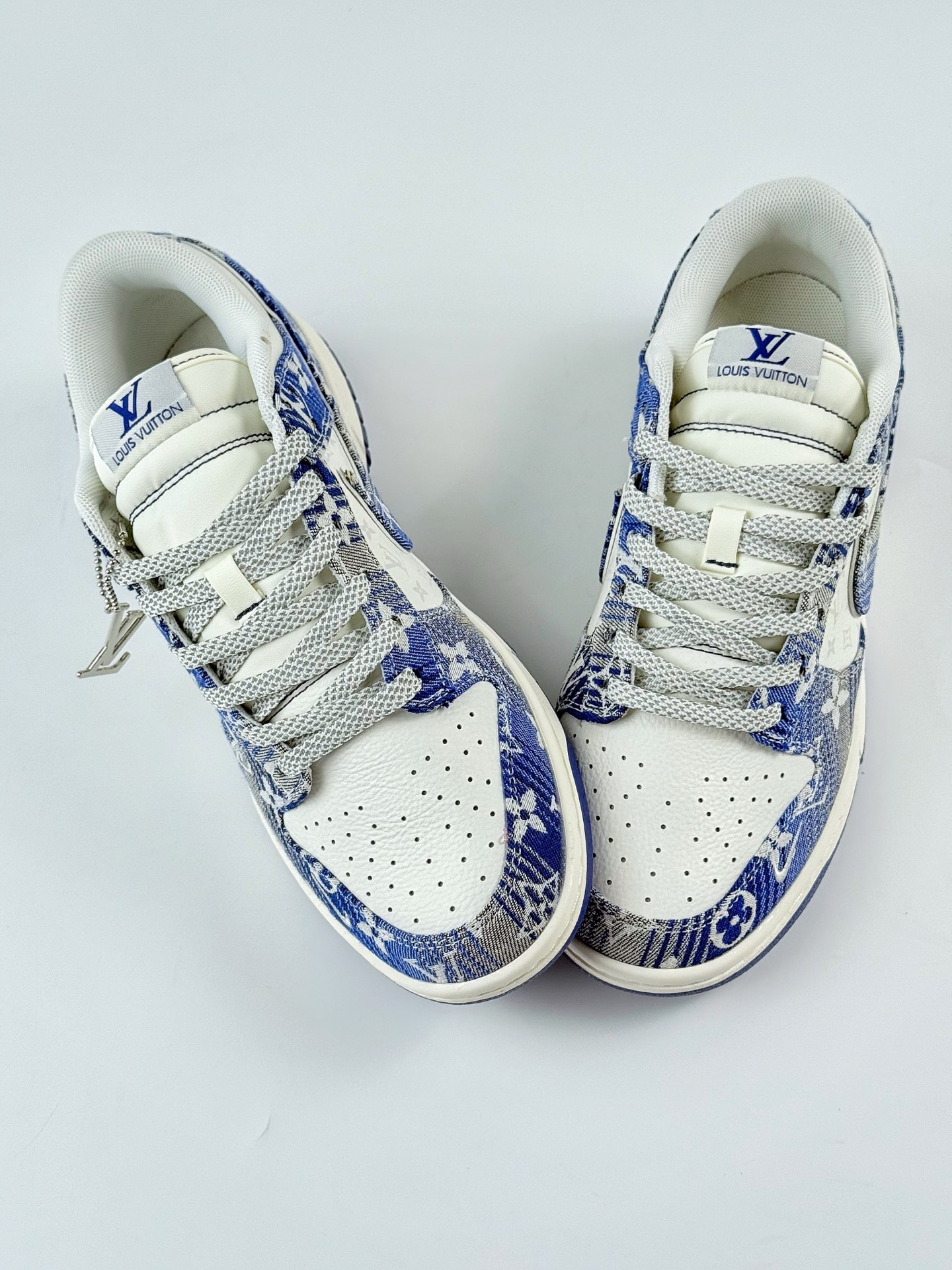 Nike SB Dunk Low x Louis Vuitton 蓝白牛仔满天星 SC9772-808