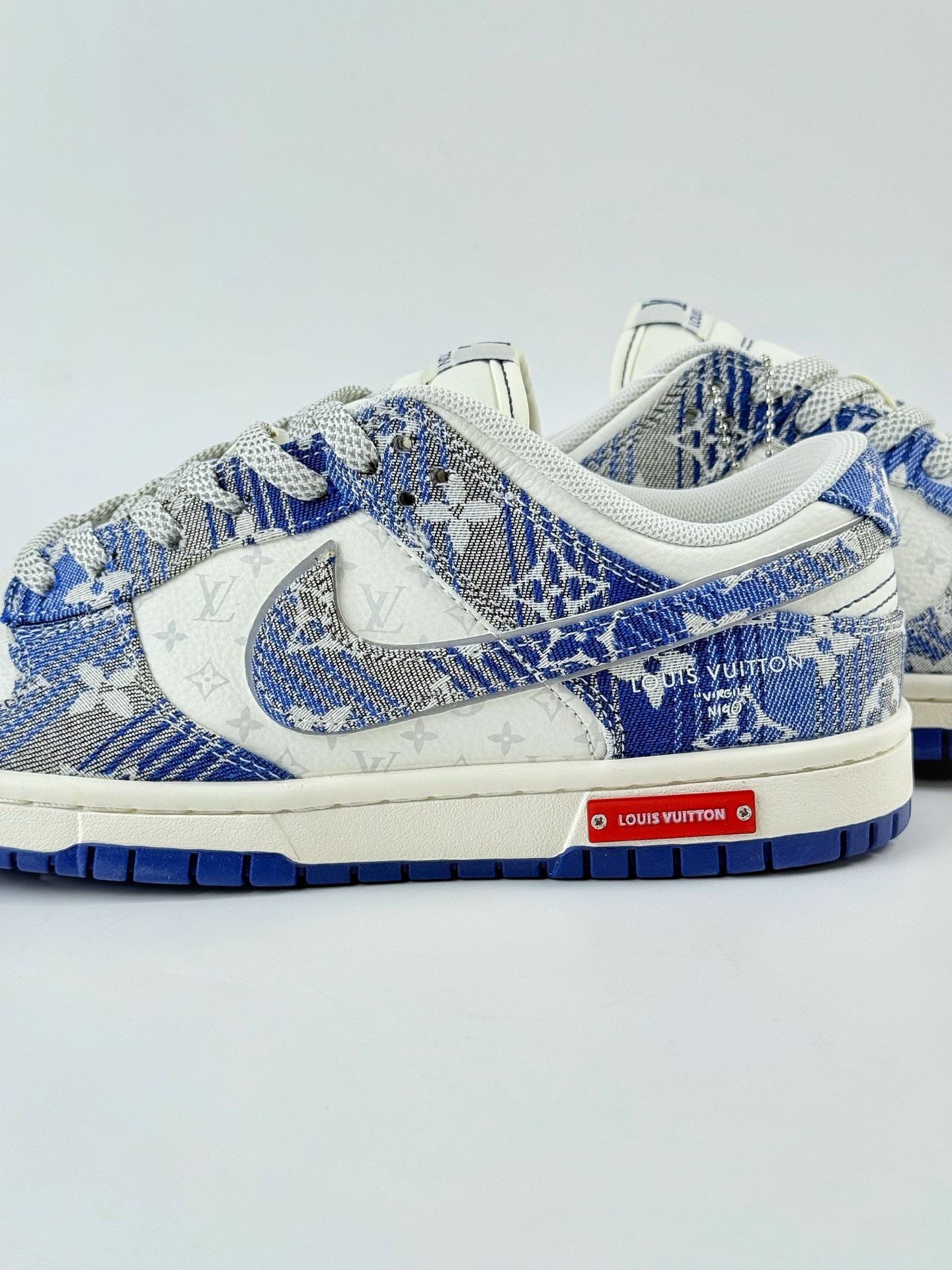 Nike SB Dunk Low x Louis Vuitton 蓝白牛仔满天星 SC9772-808