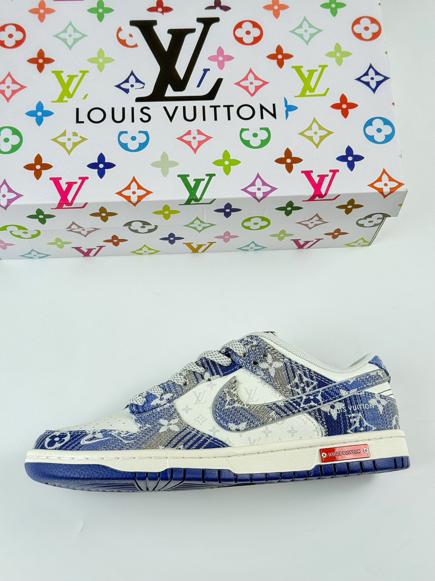 Nike SB Dunk Low x Louis Vuitton 蓝白牛仔满天星 SC9772-808