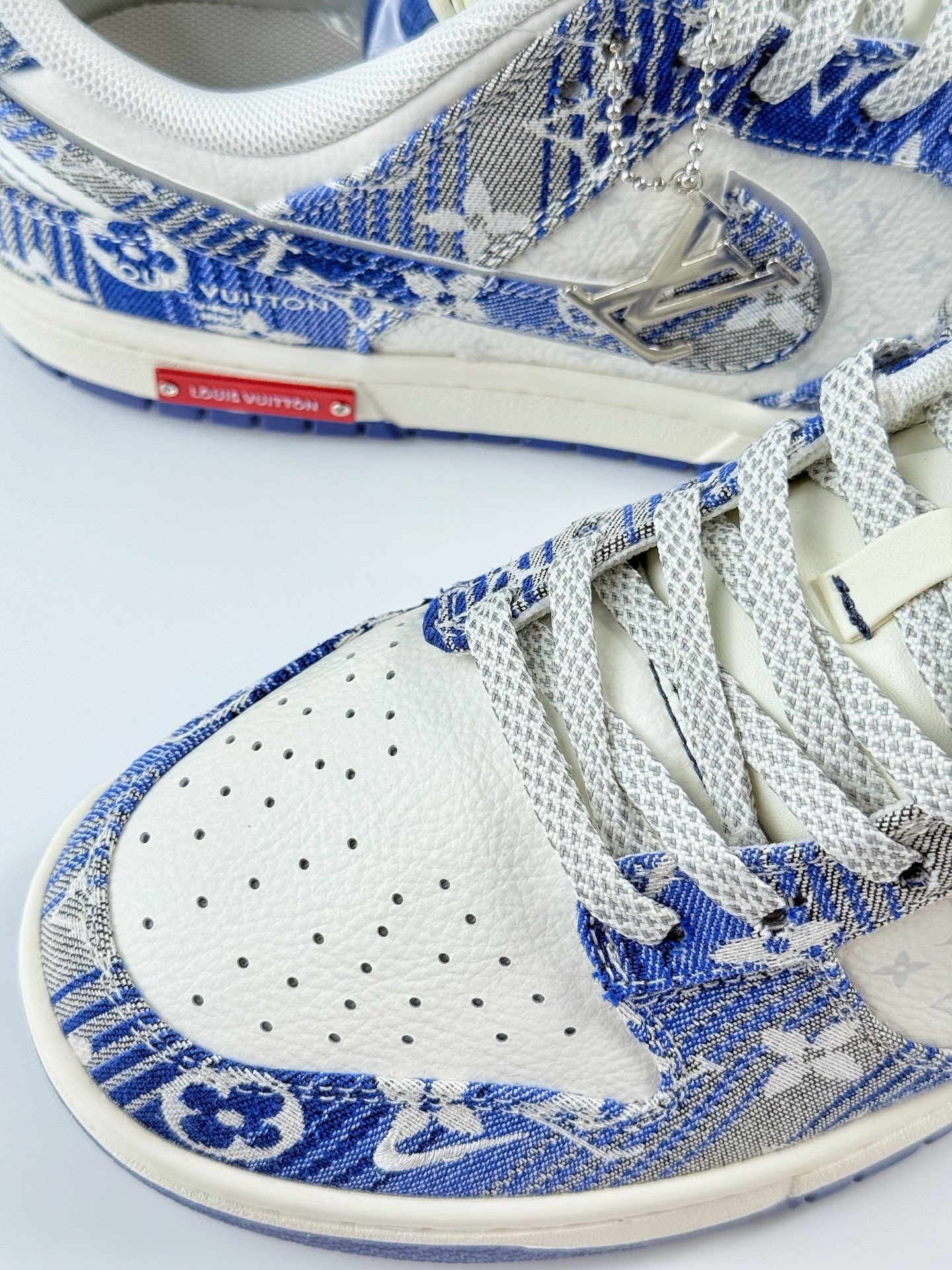Nike SB Dunk Low x Louis Vuitton 蓝白牛仔满天星 SC9772-808