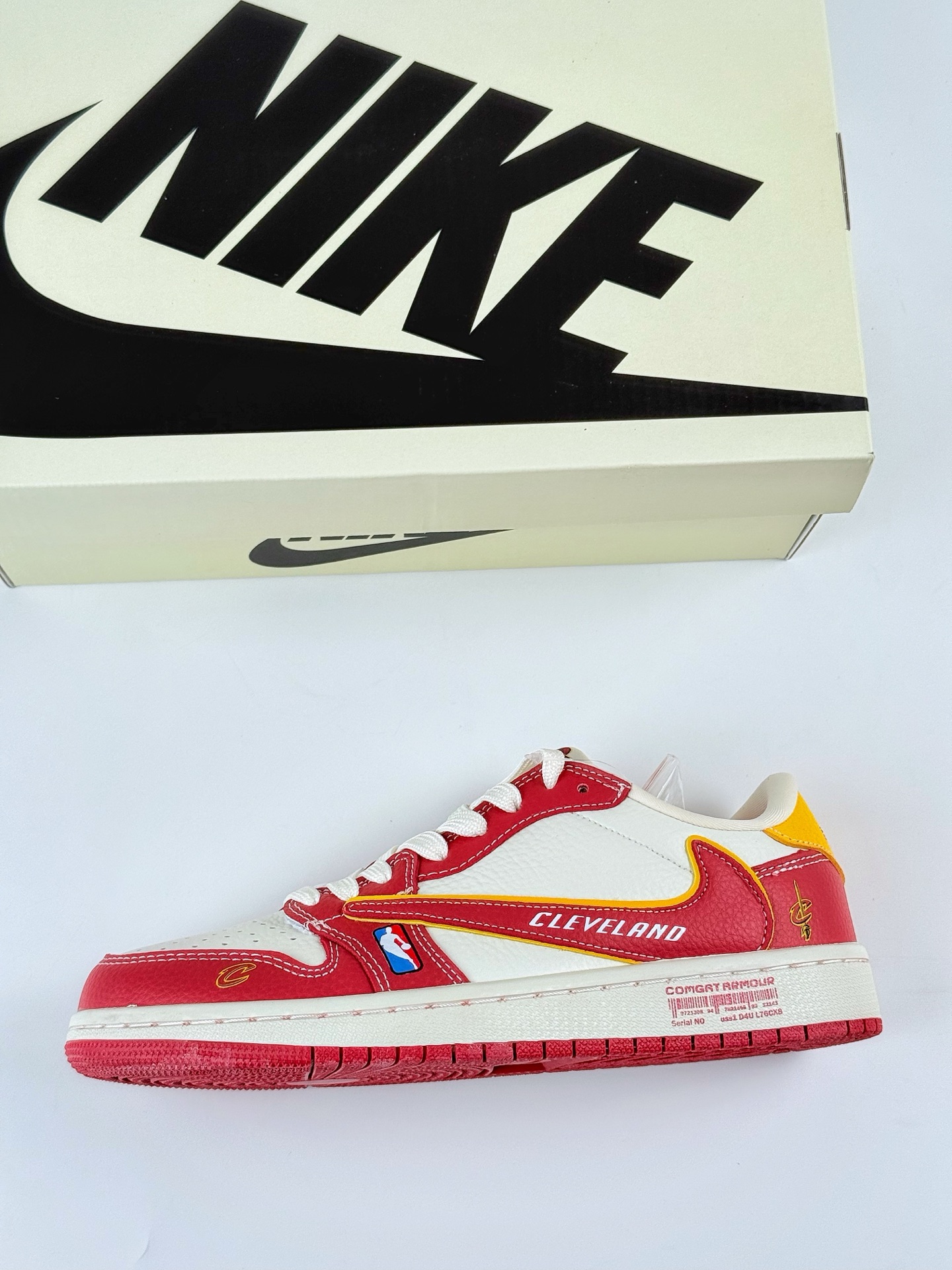 Travis Scott x Nike Air Jordan 1 Low x CLEVELAND Air Jordan 1 Low 反转克利夫兰骑士红白倒钩 SC9207-031