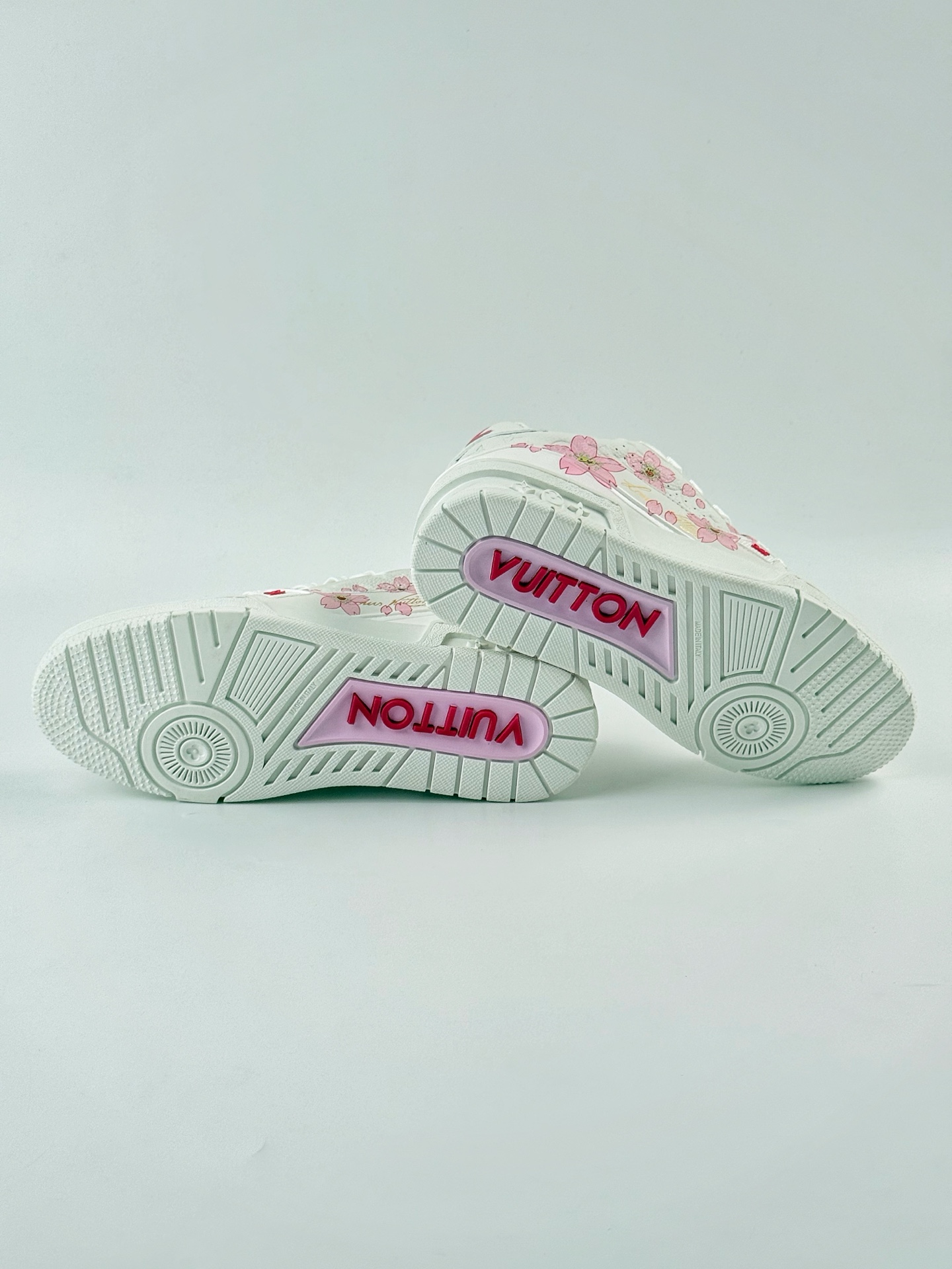 新货Louis Vuitton x 村上隆/Takashi Murakami 樱花系列 路易威登 LV Trainer 低帮休闲板鞋