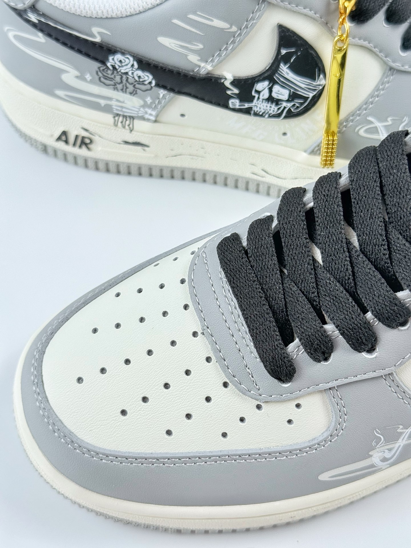 Nike Air Force 1 Low 07 灰白黑涂鸦 DO7471-991