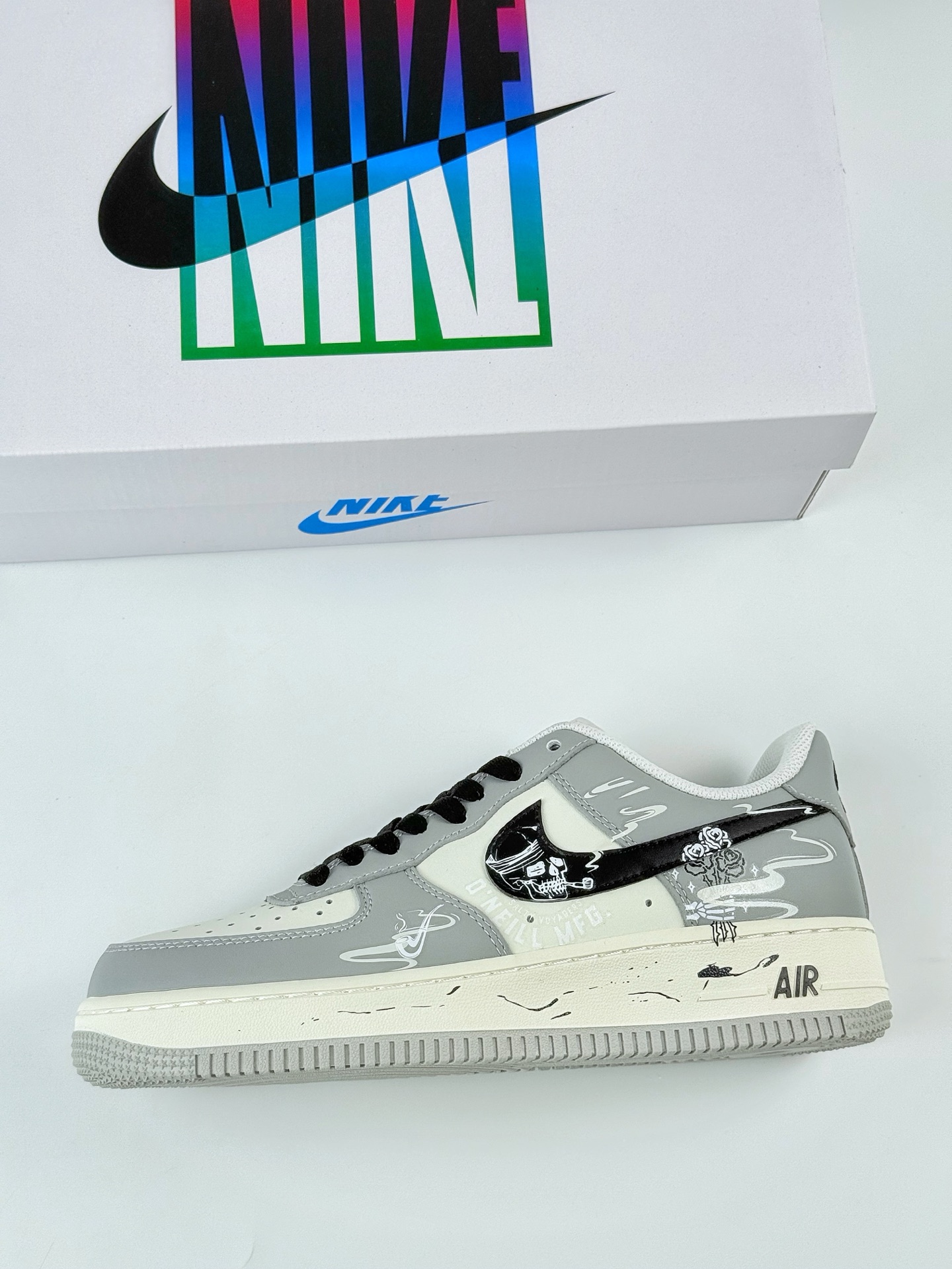 Nike Air Force 1 Low 07 灰白黑涂鸦 DO7471-991