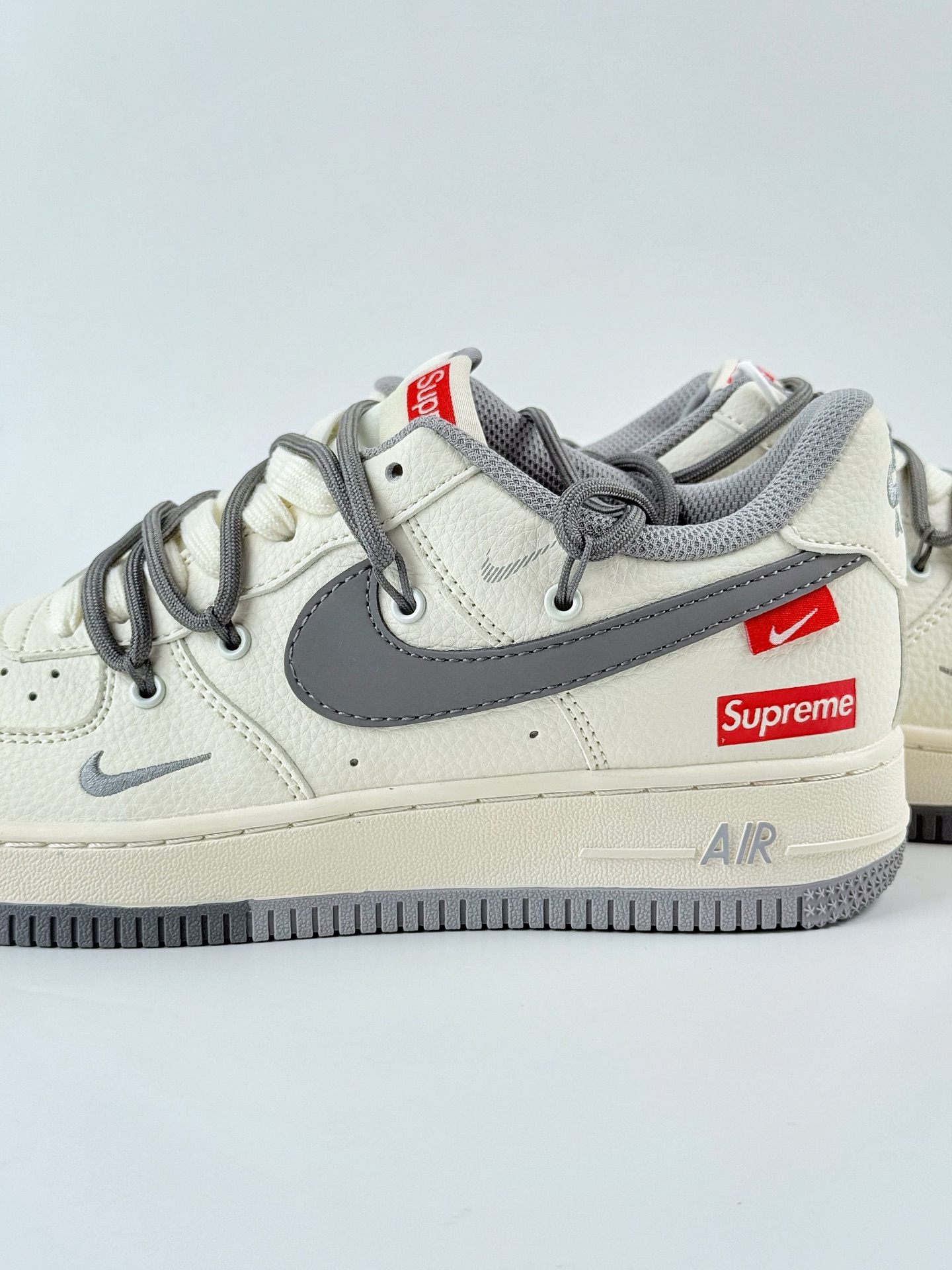 Nike Air Force 1 Low 07 x Supreme 白灰小钩绑带 DM6868-071