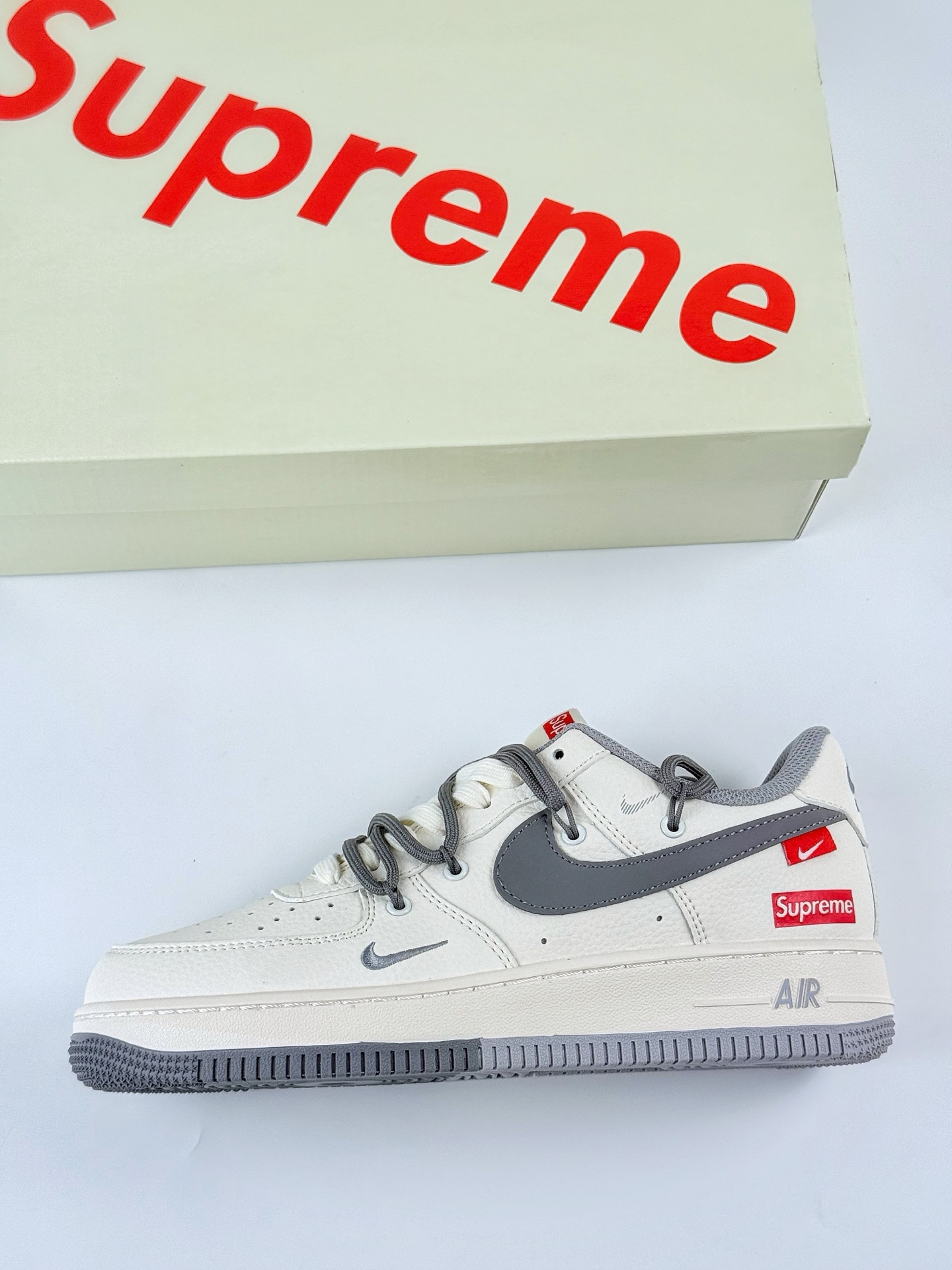 Nike Air Force 1 Low 07 x Supreme 白灰小钩绑带 DM6868-071