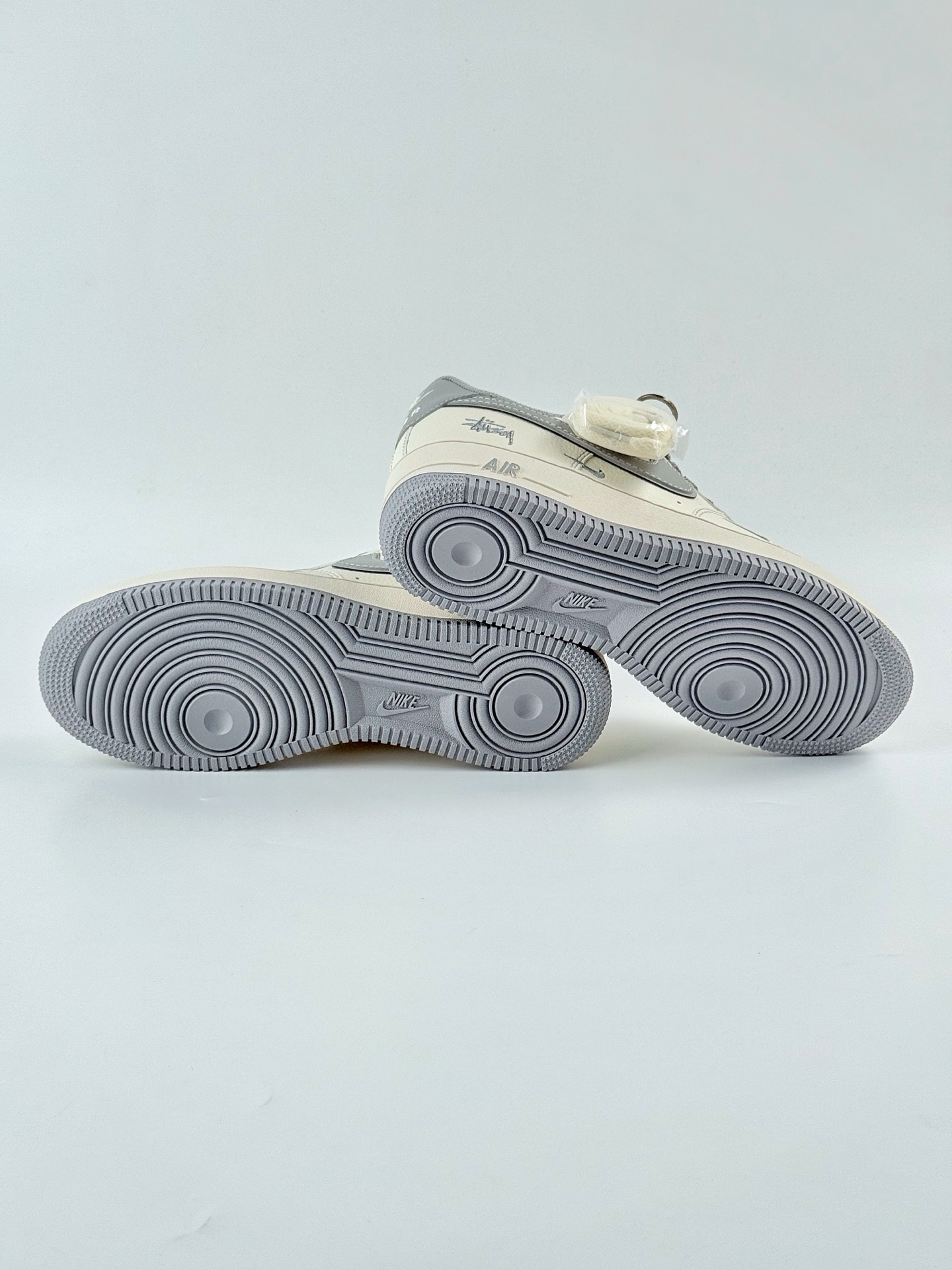 Nike Air Force 1 Low 07 x Stussy 白灰小钩满天星 HH7518-060
