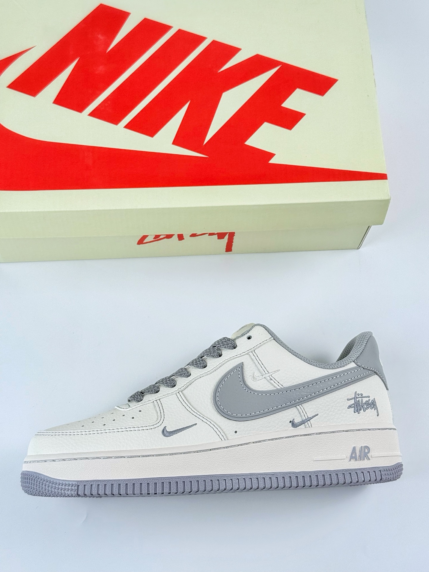 Nike Air Force 1 Low 07 x Stussy 白灰小钩满天星 HH7518-060