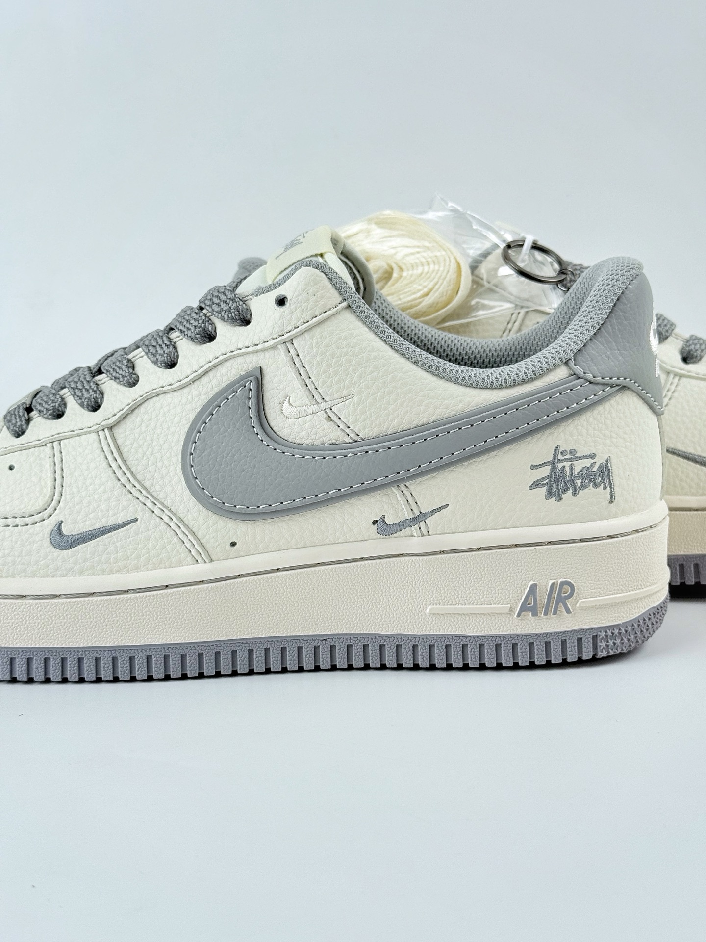 Nike Air Force 1 Low 07 x Stussy 白灰小钩满天星 HH7518-060