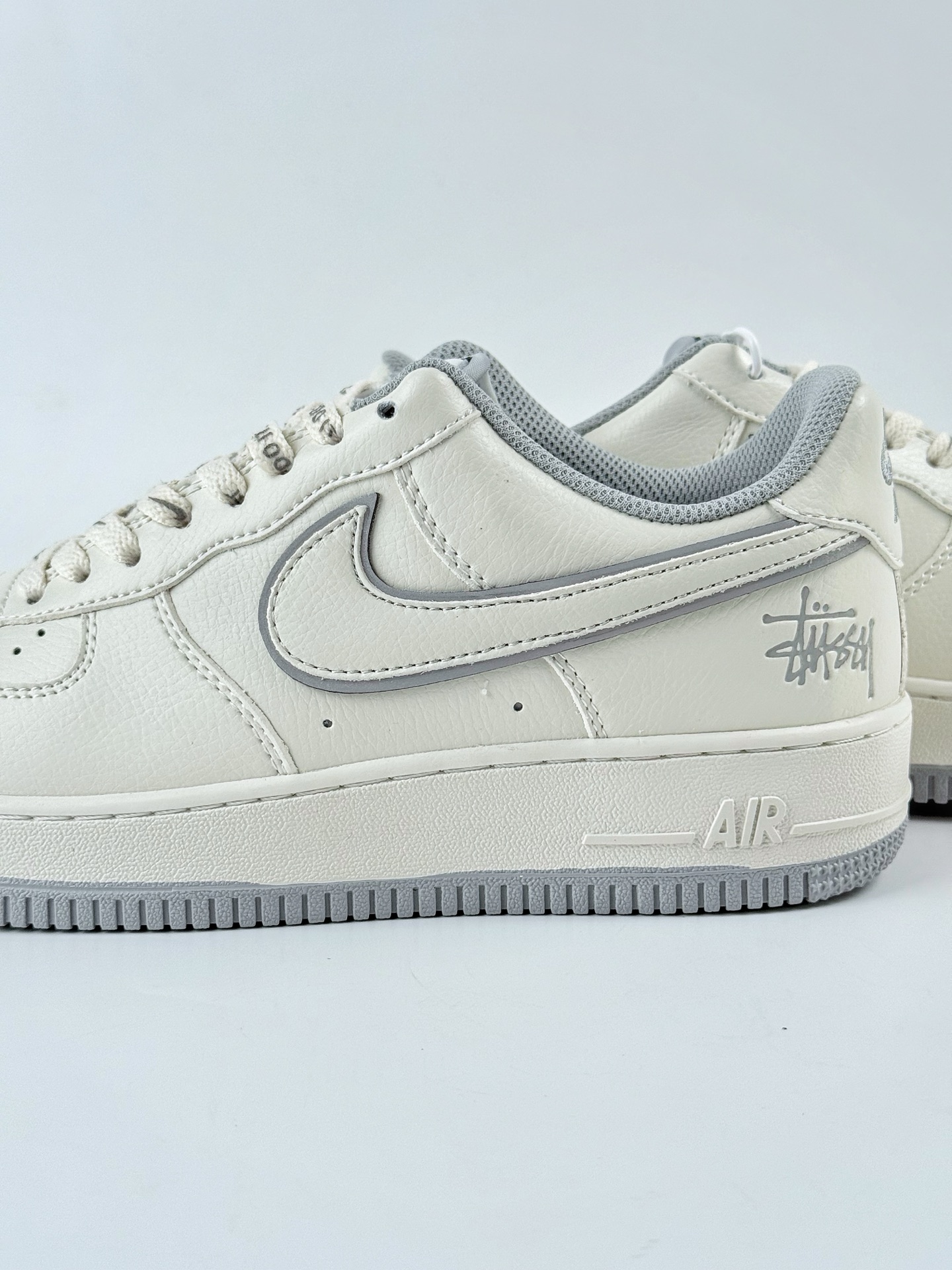 Nike Air Force 1 Low 07 x Stussy 白灰 UN1815-802