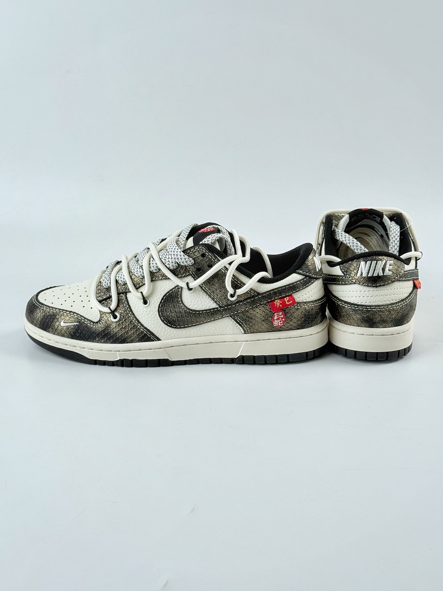 Nike SB Dunk Low 蛇年限定 暗金白小钩绑带满天星 YX5066-310