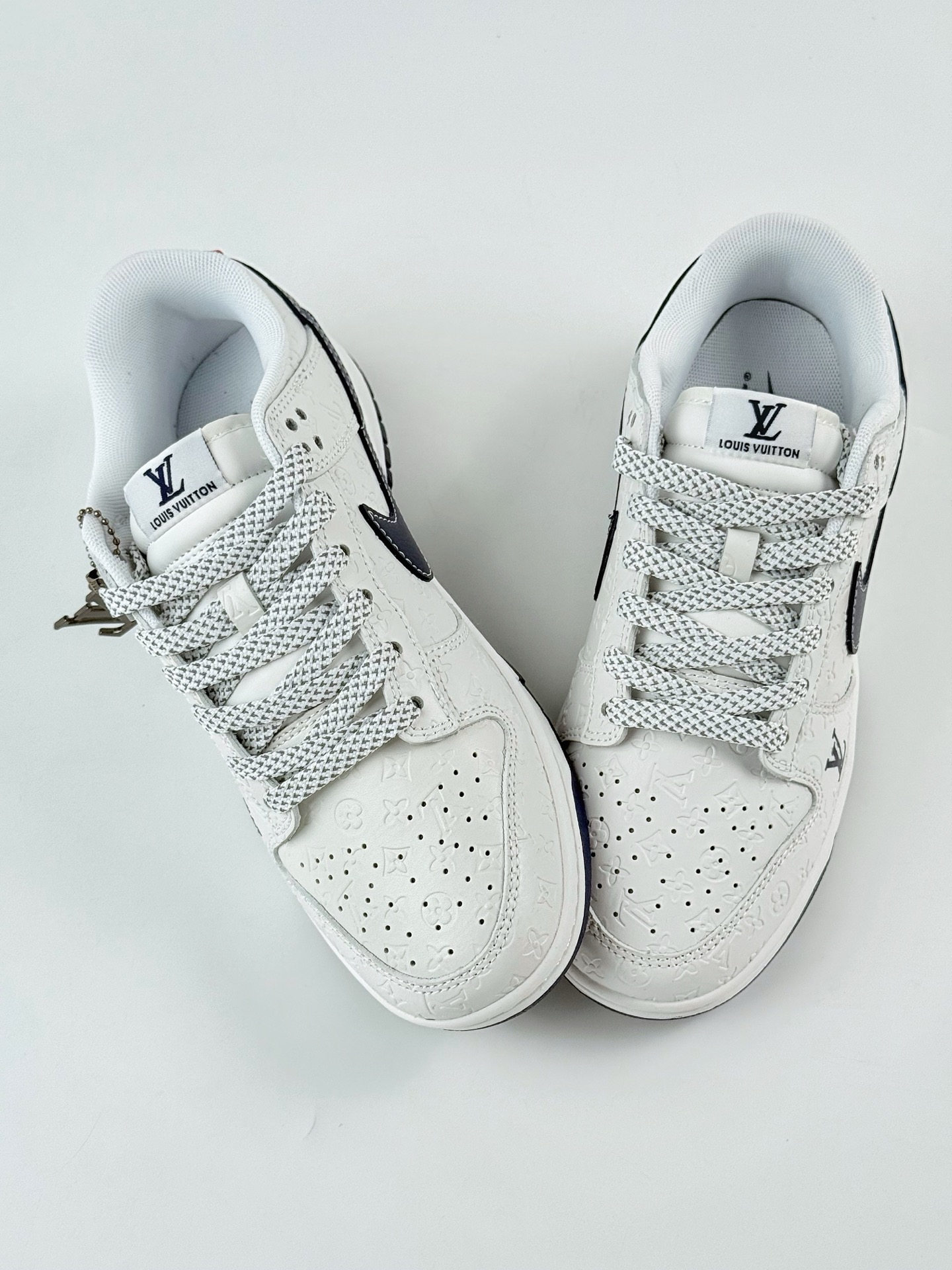 Nike SB Dunk Low x Louis Vuitton 白蓝红印花满天星 XX3168-146