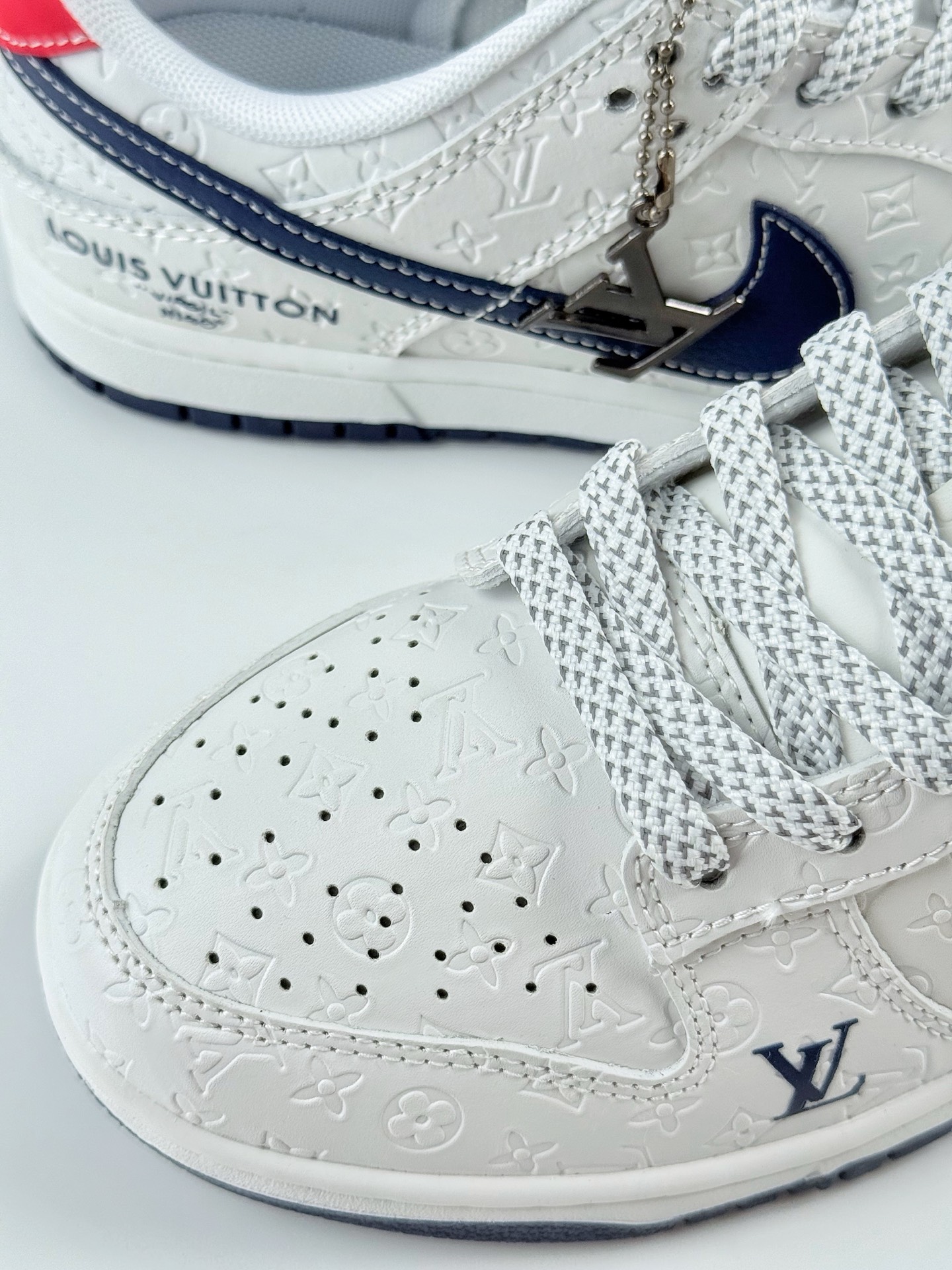 Nike SB Dunk Low x Louis Vuitton 白蓝红印花满天星 XX3168-146