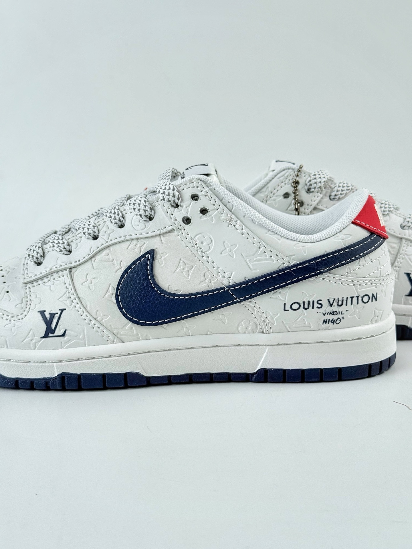 Nike SB Dunk Low x Louis Vuitton 白蓝红印花满天星 XX3168-146