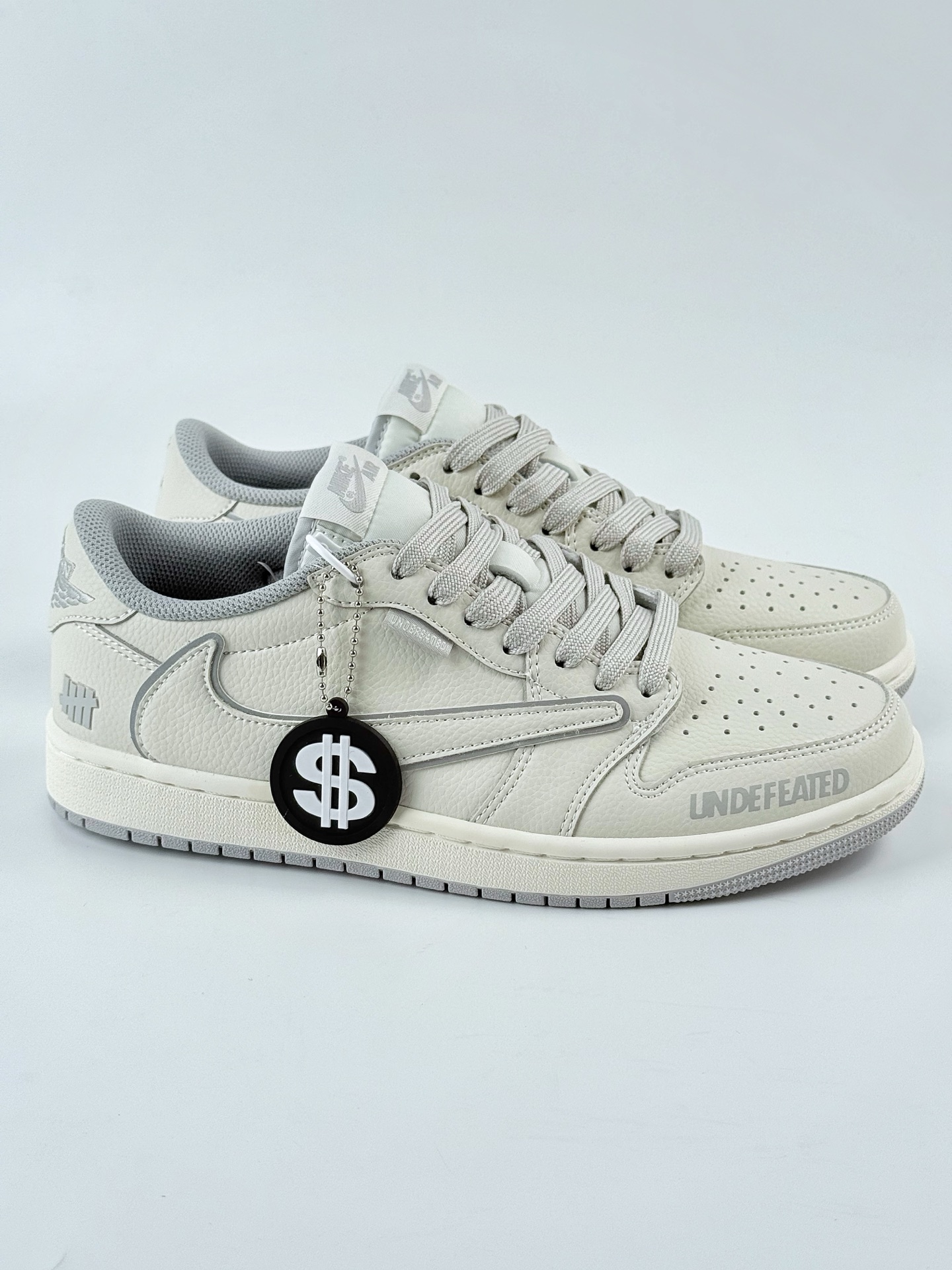 Travis Scott x Nike Air Jordan 1 Low x UNDEFEATED Air Jordan 1 Low 反转白灰倒钩 DF1845-532