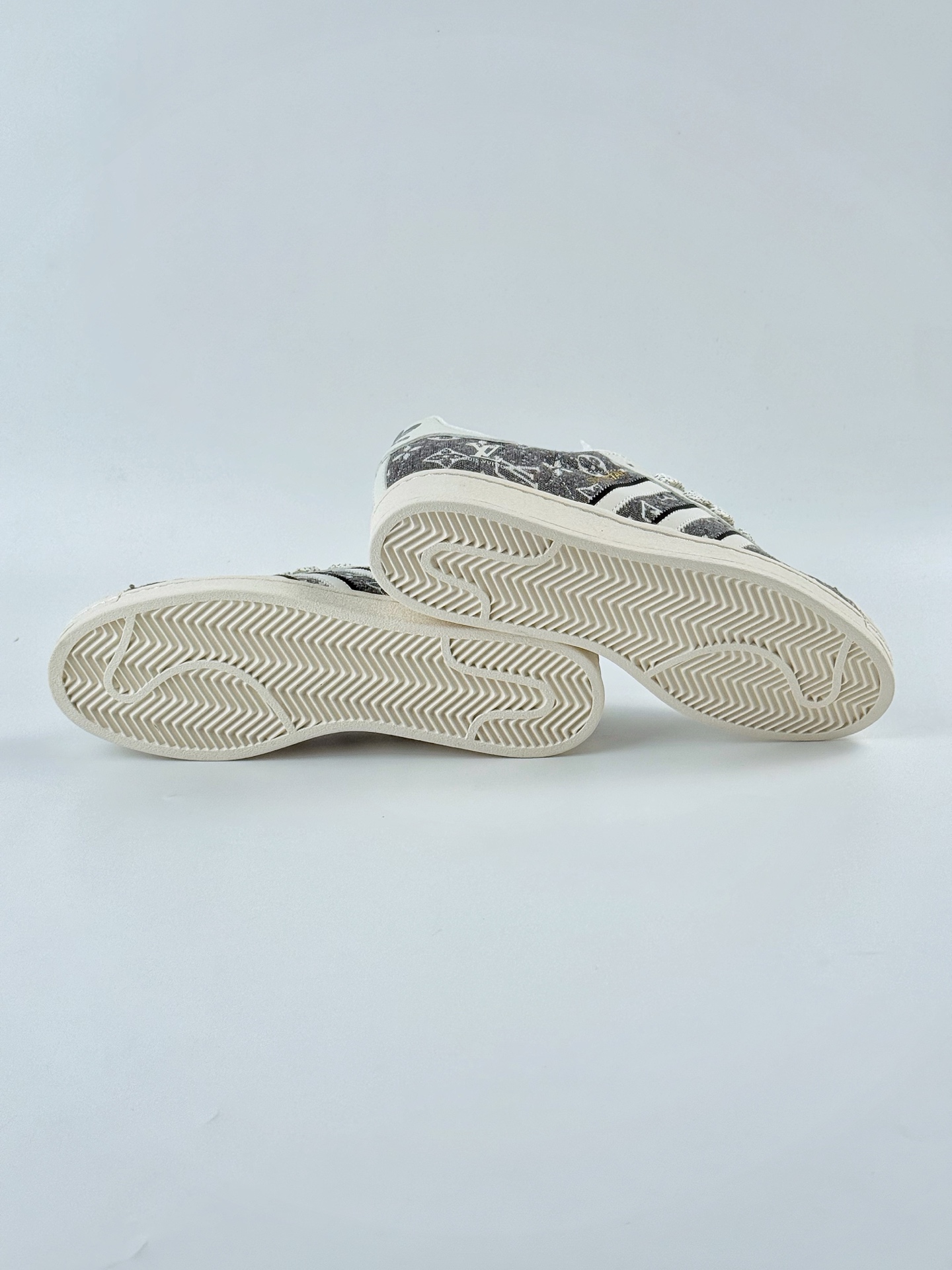 AD Originals Superstar x Louis Vuitton 白灰满天星 JY8911