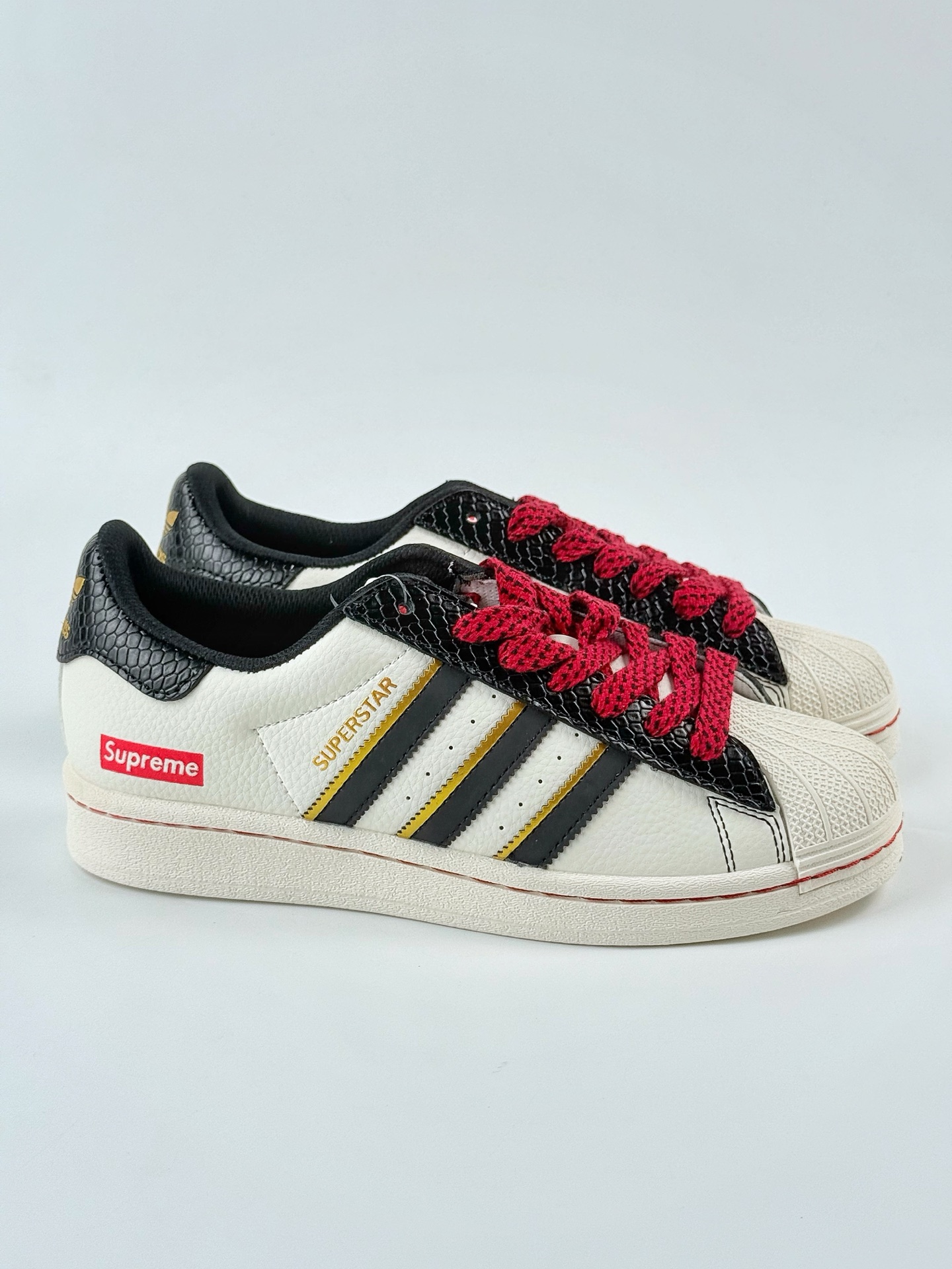 AD Originals Superstar x Supreme 白黑红满天星 BZ2524